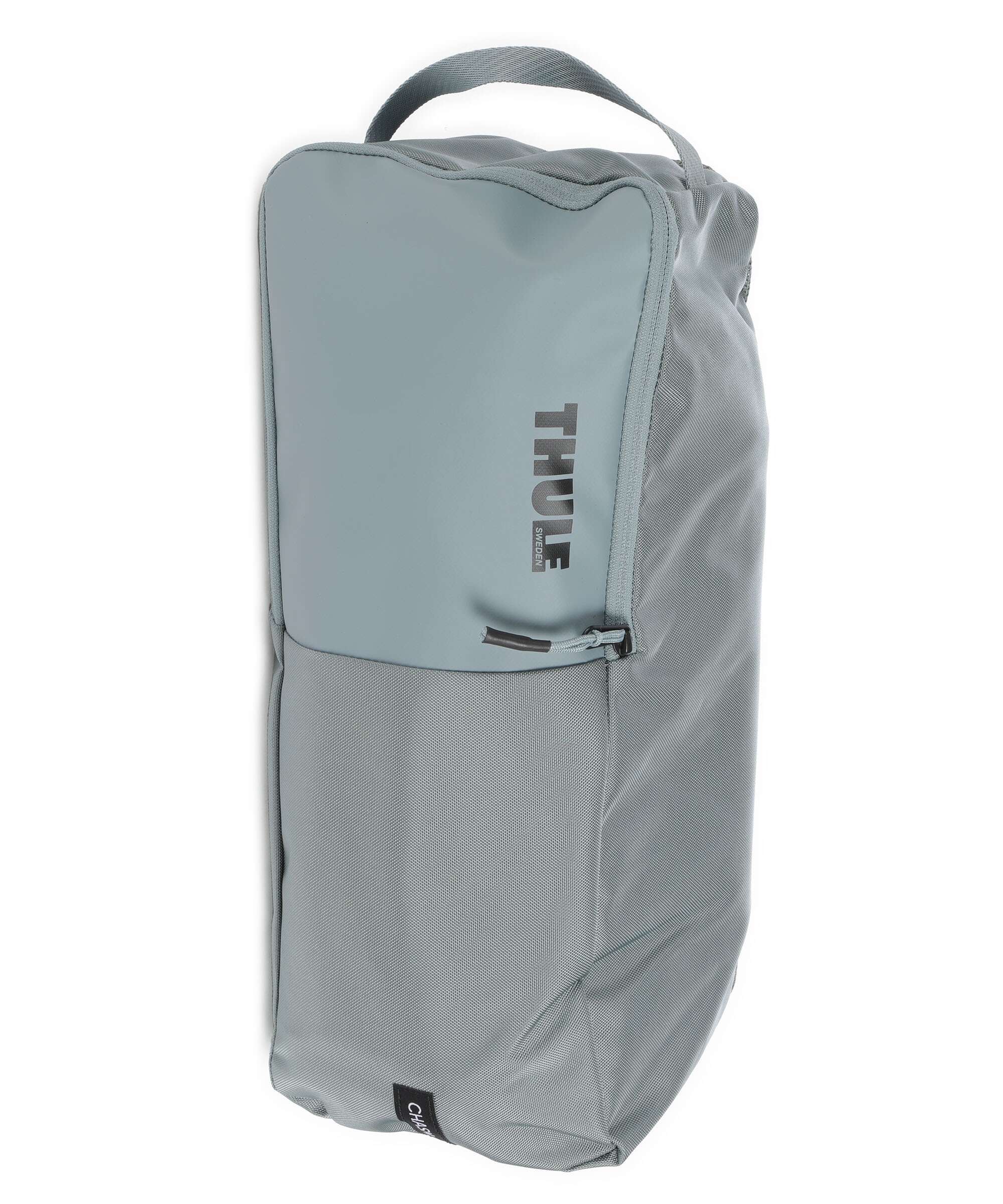Thule Chasm 40 Weekend bag pond