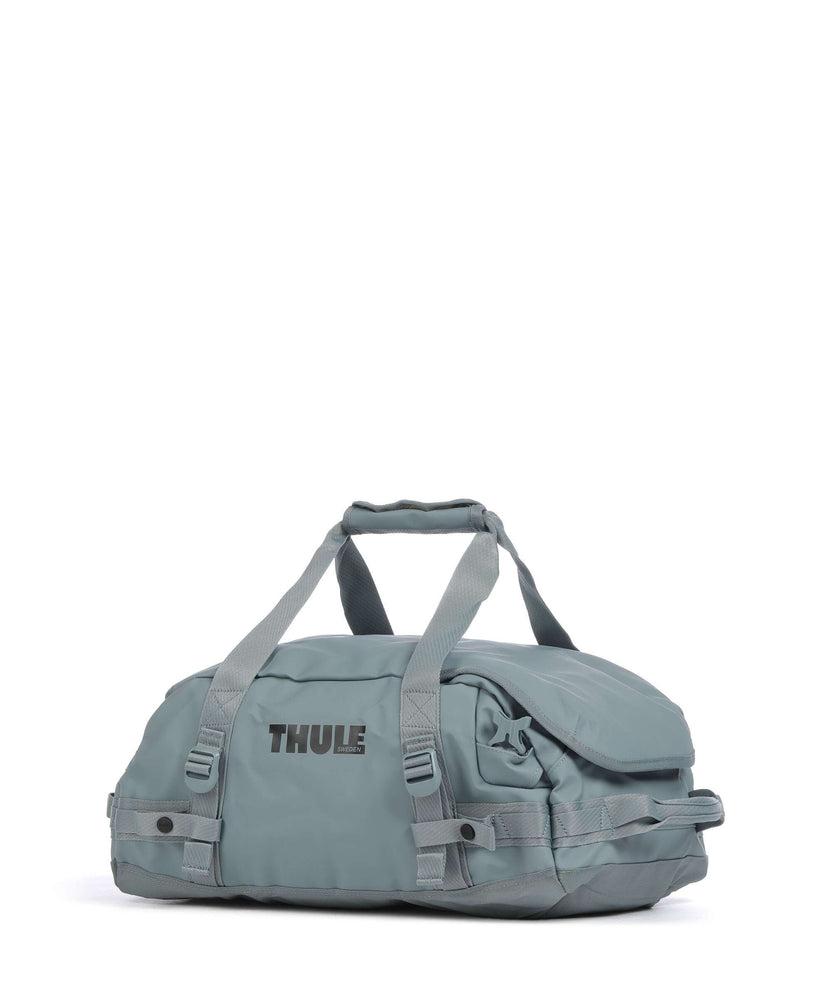 Thule Chasm 30 Weekend bag pond