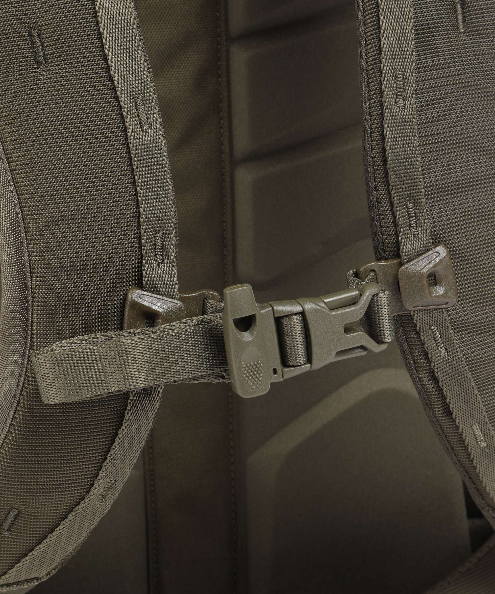 Thule Landmark 40 Travel backpack deep khaki