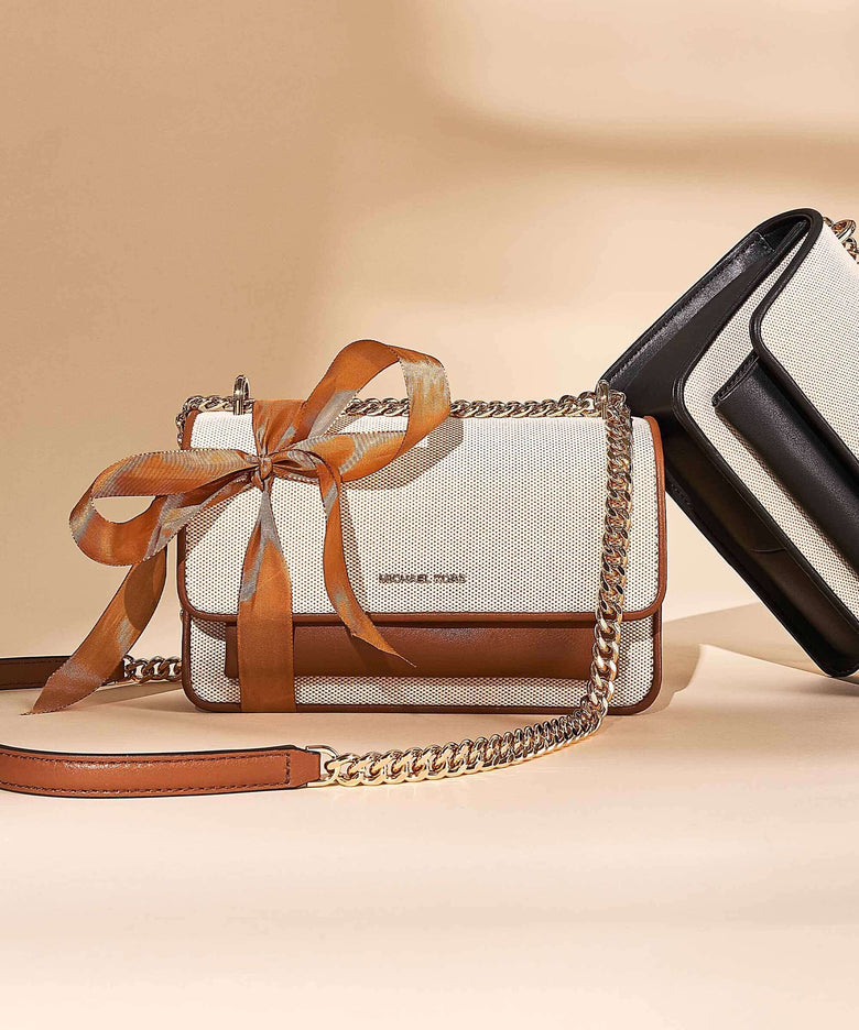 Michael Kors Claire Shoulder bag black