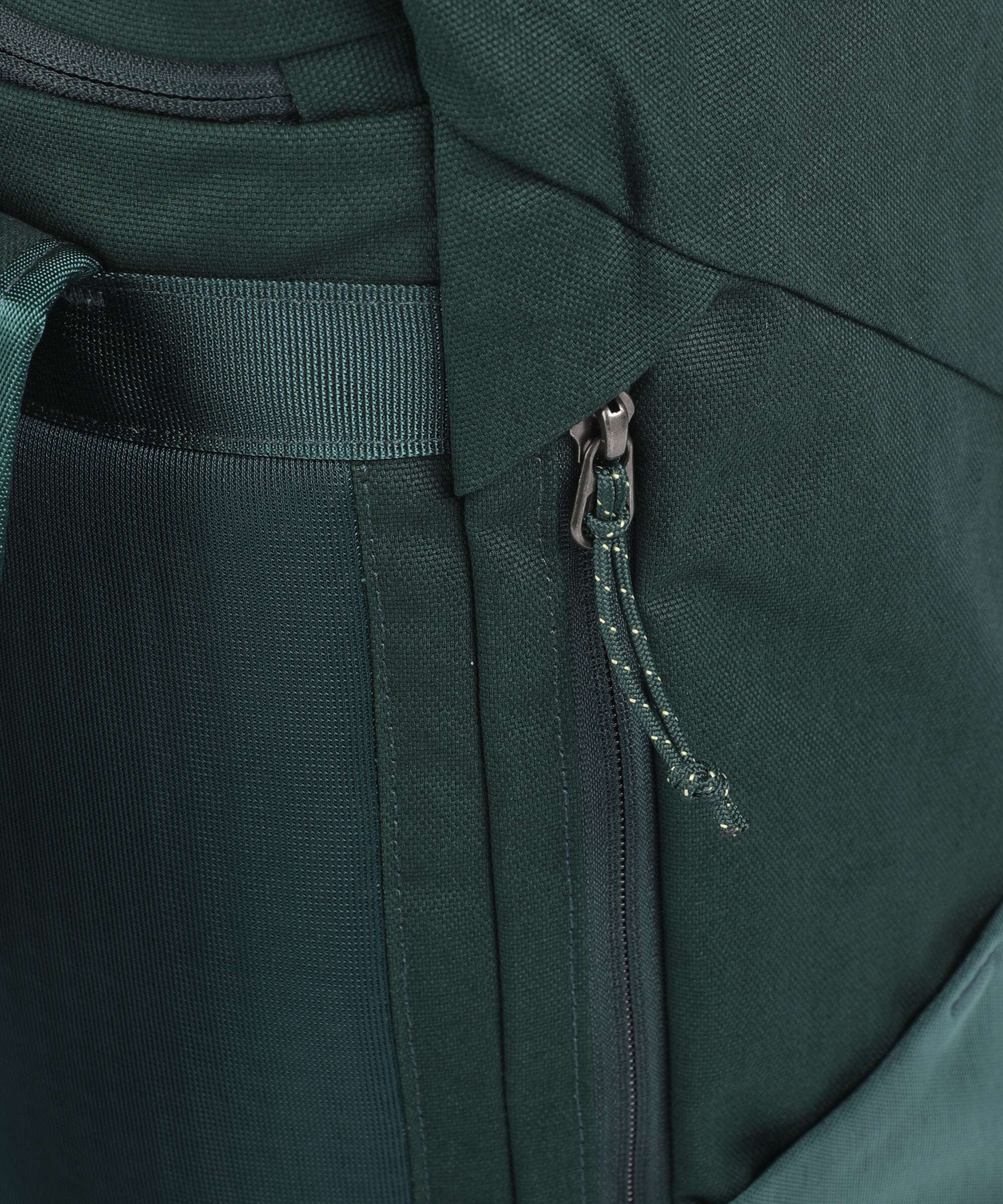 Patagonia Fieldsmith Hiking backpack cascade green