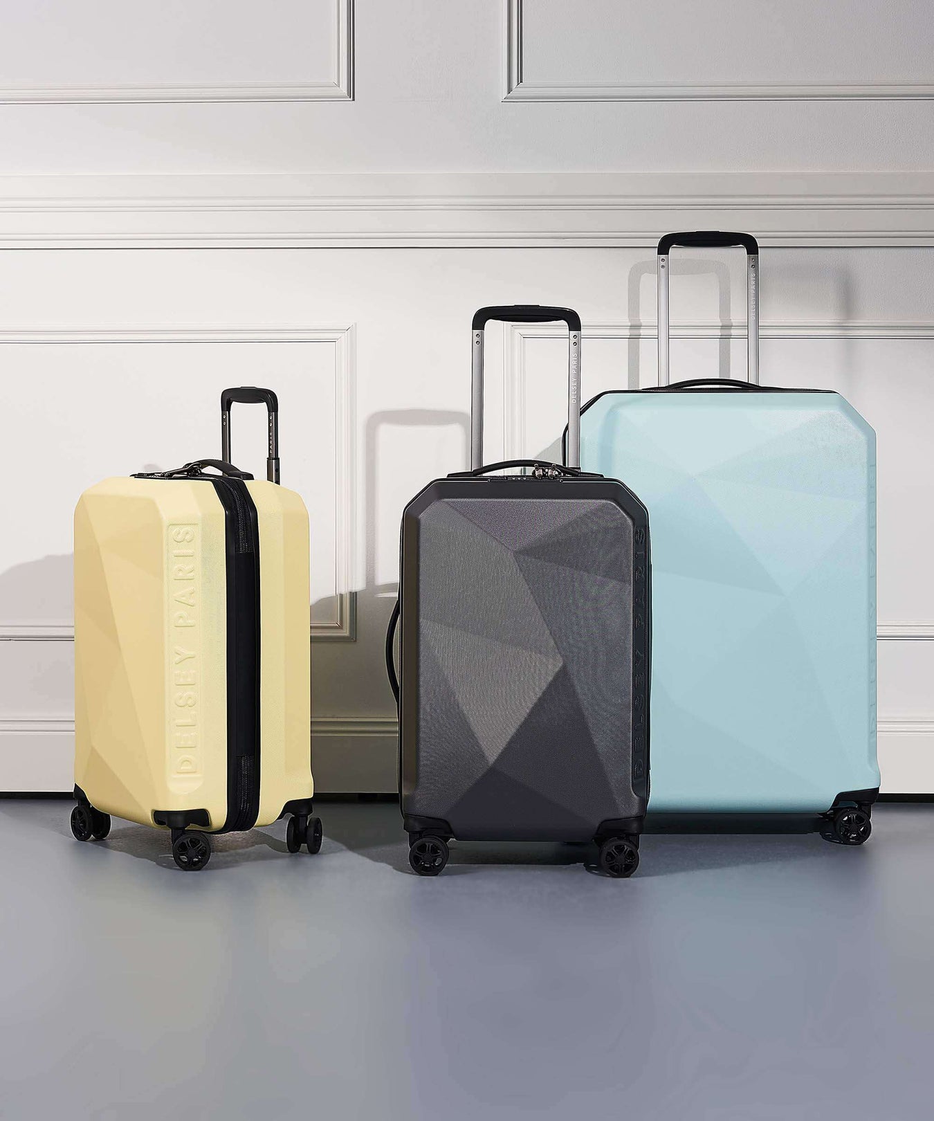 Delsey Paris Karat 2.0 Spinner (4 wheels) himmelblau