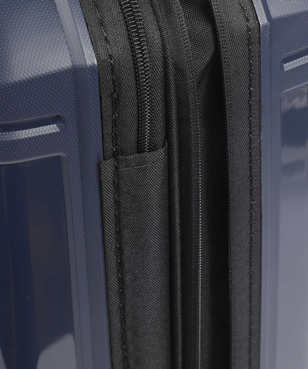 Delsey Paris Lutece Se Slim Spinner (4 wheels) navy