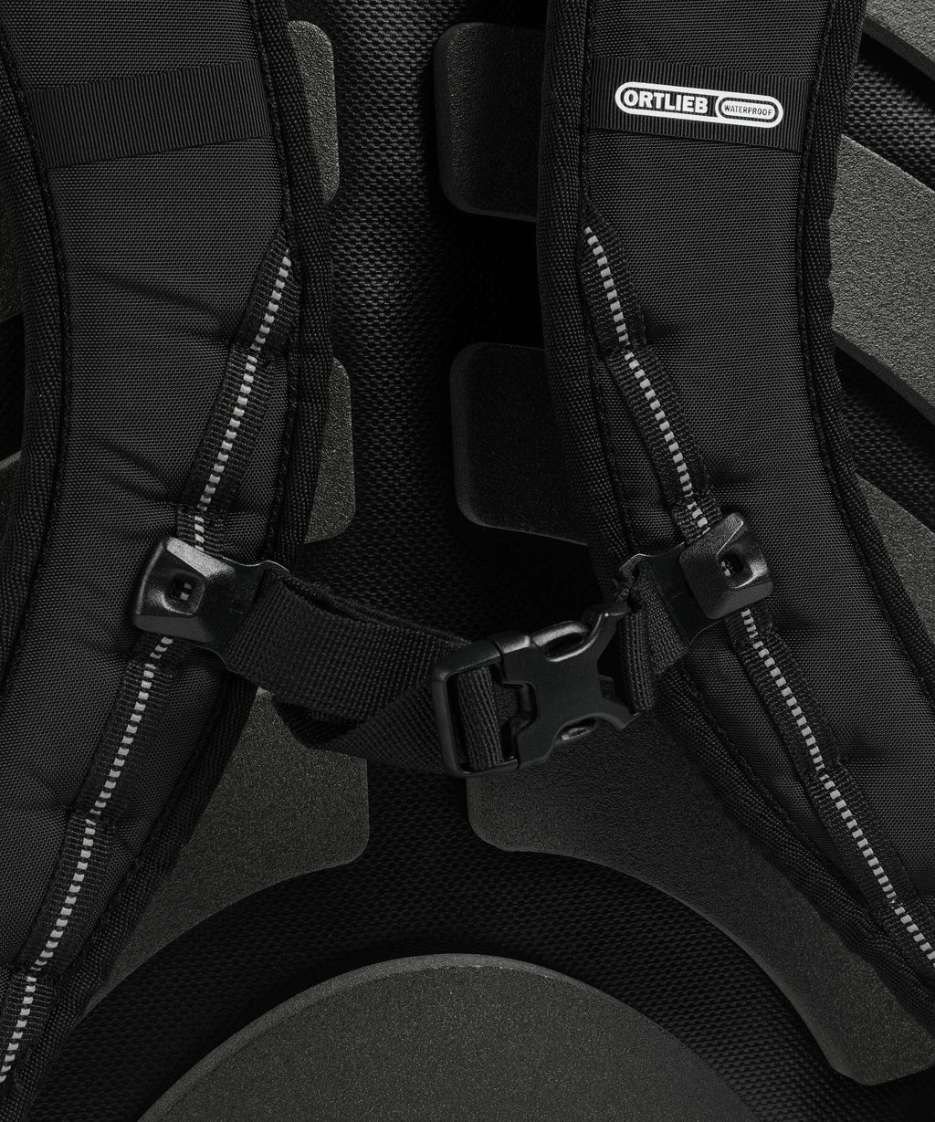 Ortlieb Messenger-Bag Rolltop backpack black