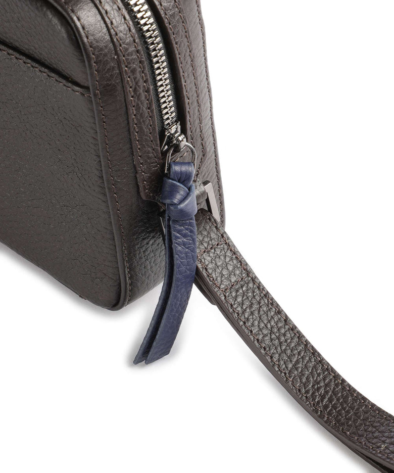 Braun Büffel Novara Wristlet choco