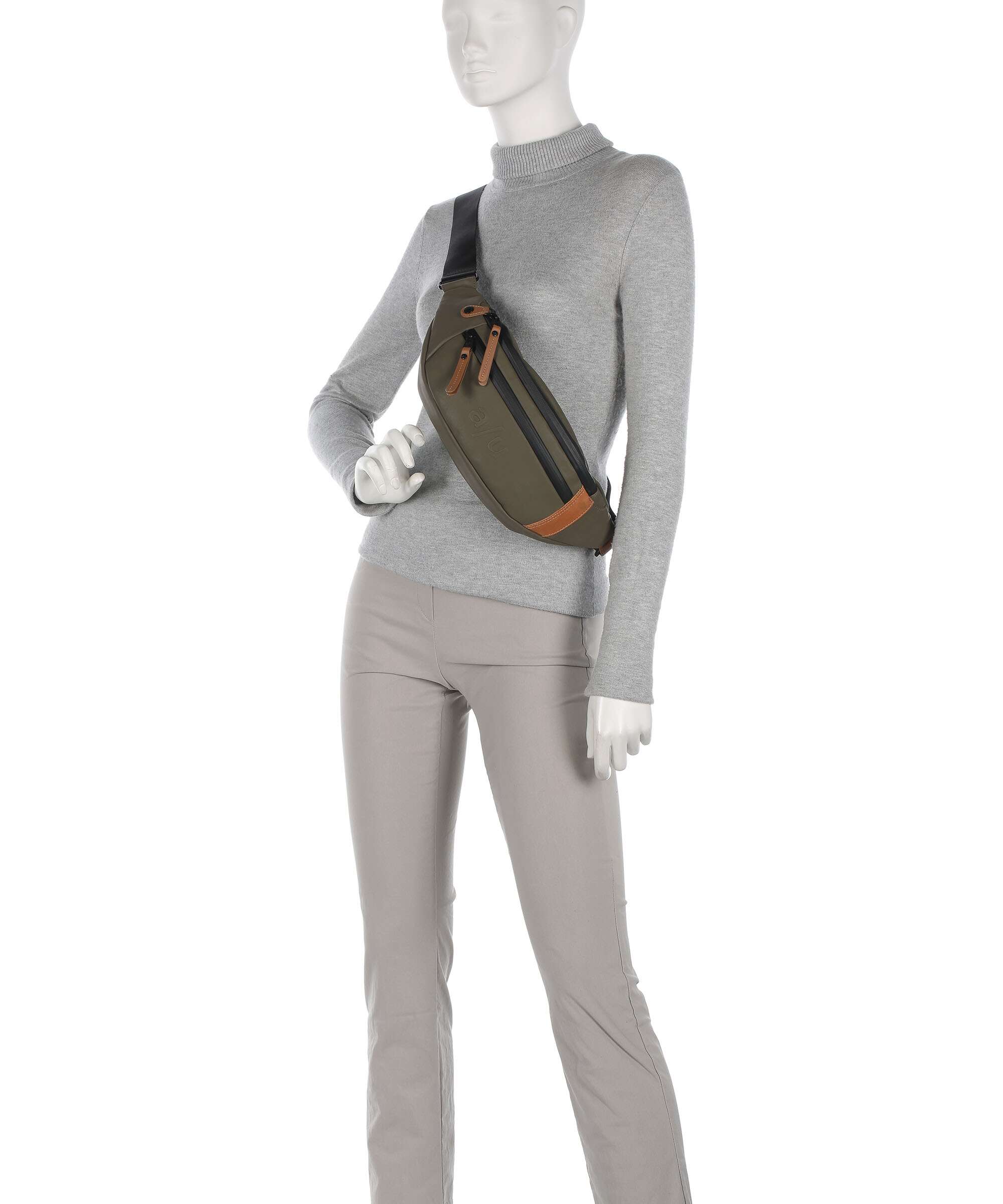 Aunts & Uncles Japan Ichikawa Fanny pack fallen rock