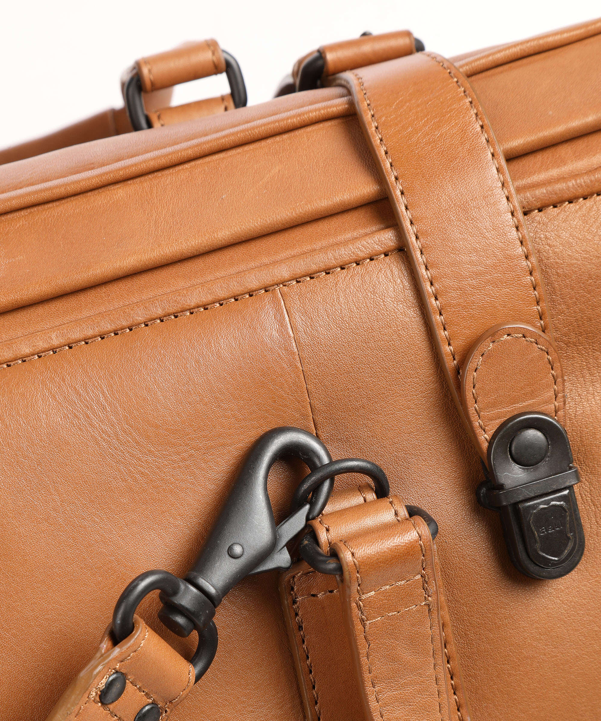 Aunts & Uncles Grandma's Luxury Club Mrs. Currant Bread Weekend bag caramel