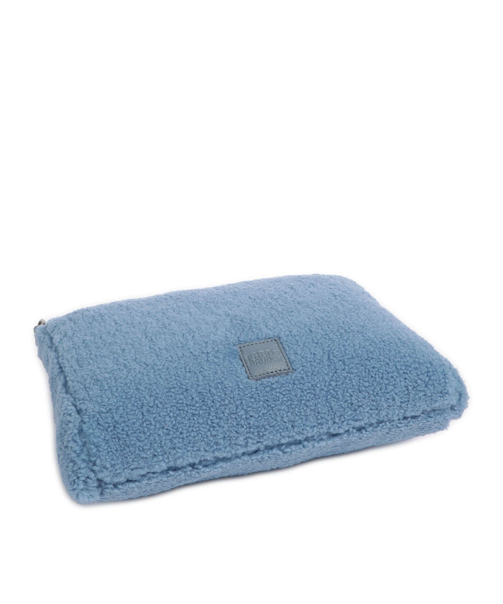 FredsBruder Cuddle Shoulder bag sky blue