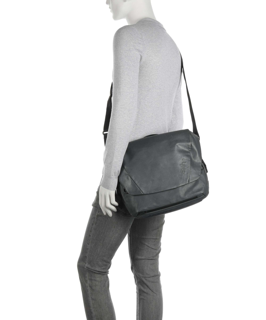 Aunts & Uncles Japan Yamakuni Messenger bag volcanic ash