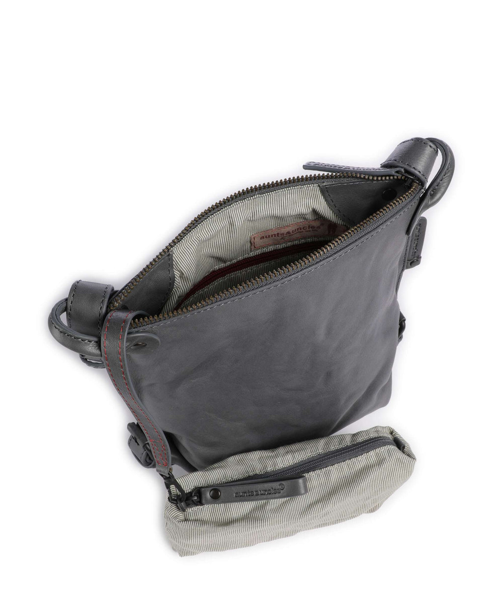 Aunts & Uncles Grandma's Luxury Club Mrs. Chocolate Cookie Crossbody bag wind