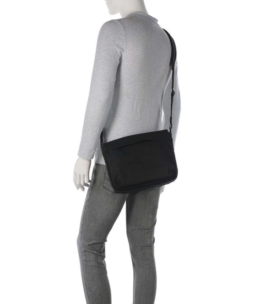 Aunts & Uncles Japan Lite Aoki Messenger bag black