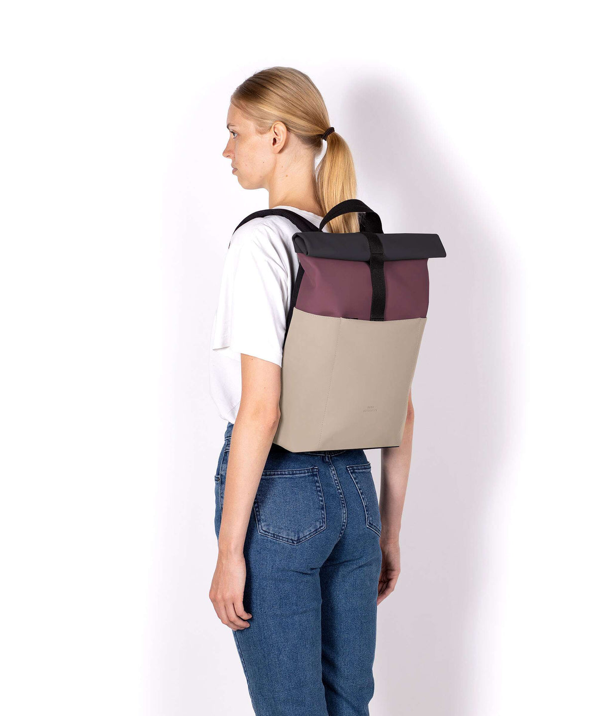 Ucon Acrobatics Aloe Hajo Mini Rolltop backpack hibiscus/black