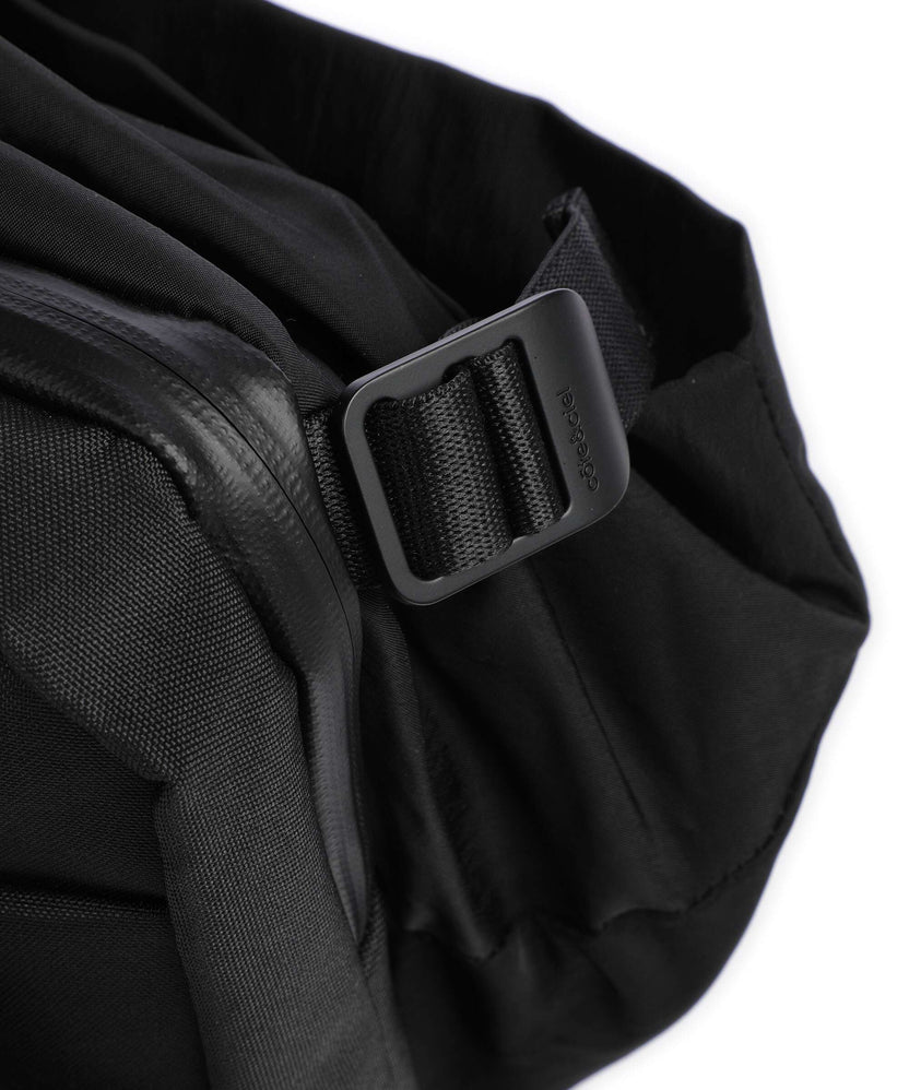 Côte&Ciel Smooth Messenger bag black