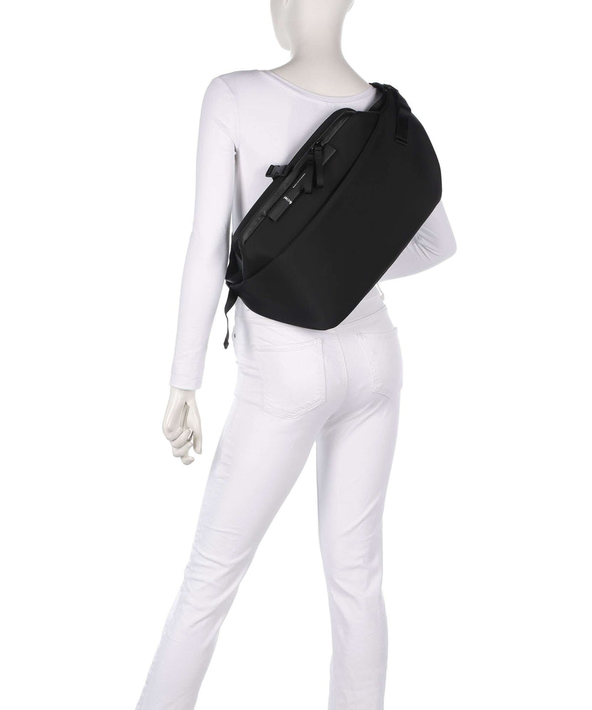 Côte&Ciel Isarau L Sling bag black