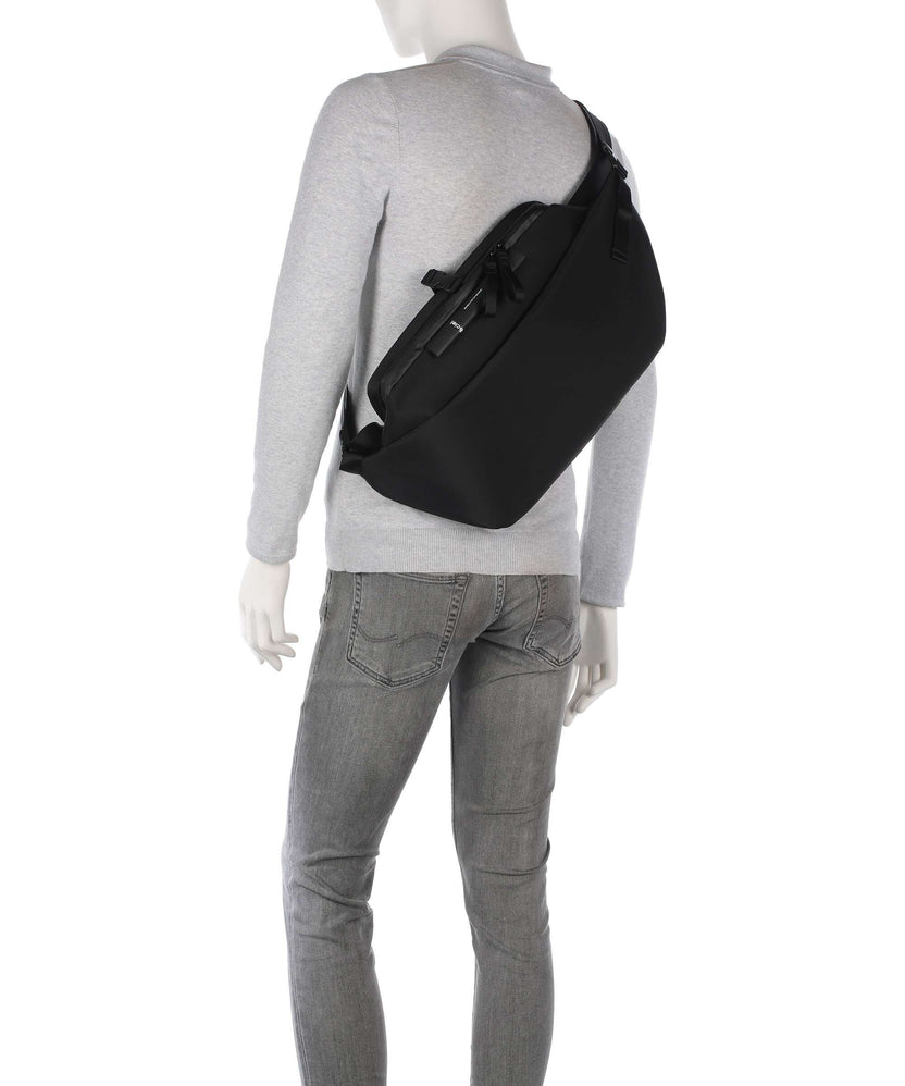 Côte&Ciel Isarau L Sling bag black