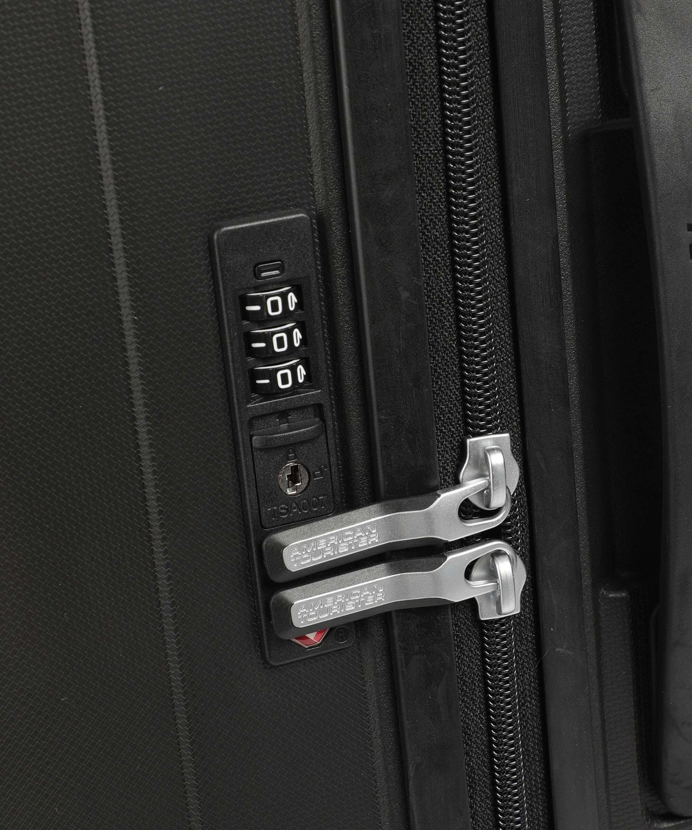 American Tourister Rejoy Spinner (4 wheels) true black