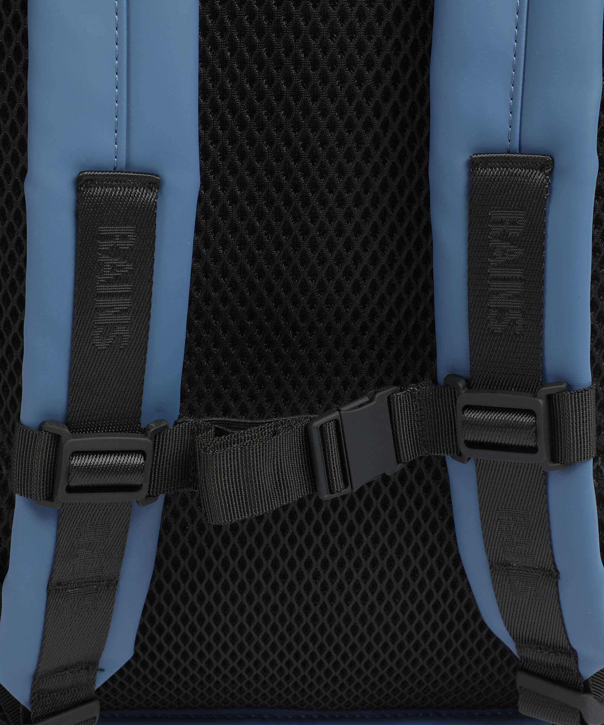 Rains Trail Rolltop backpack pulse