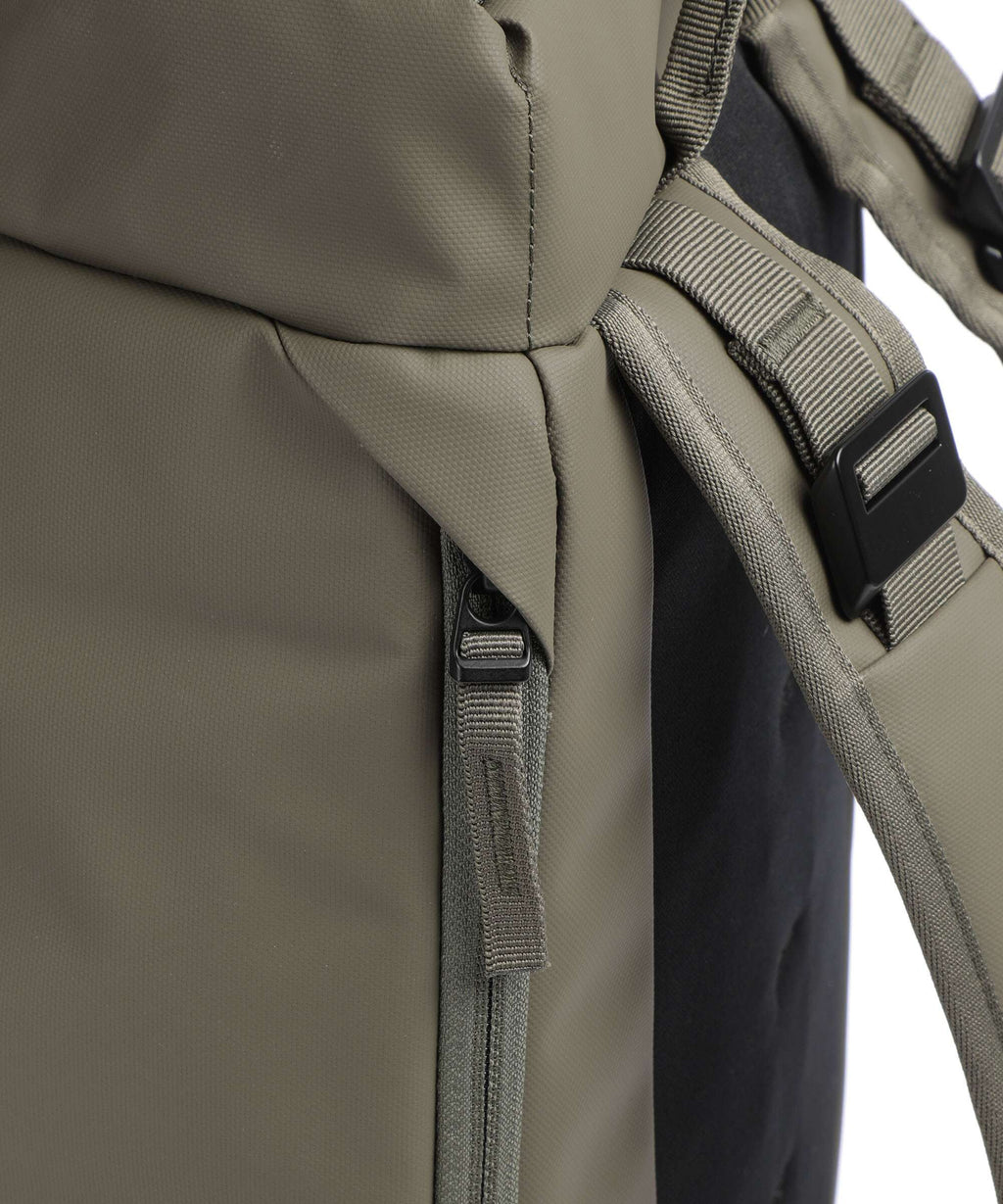 Db Hugger 25 Backpack moss green