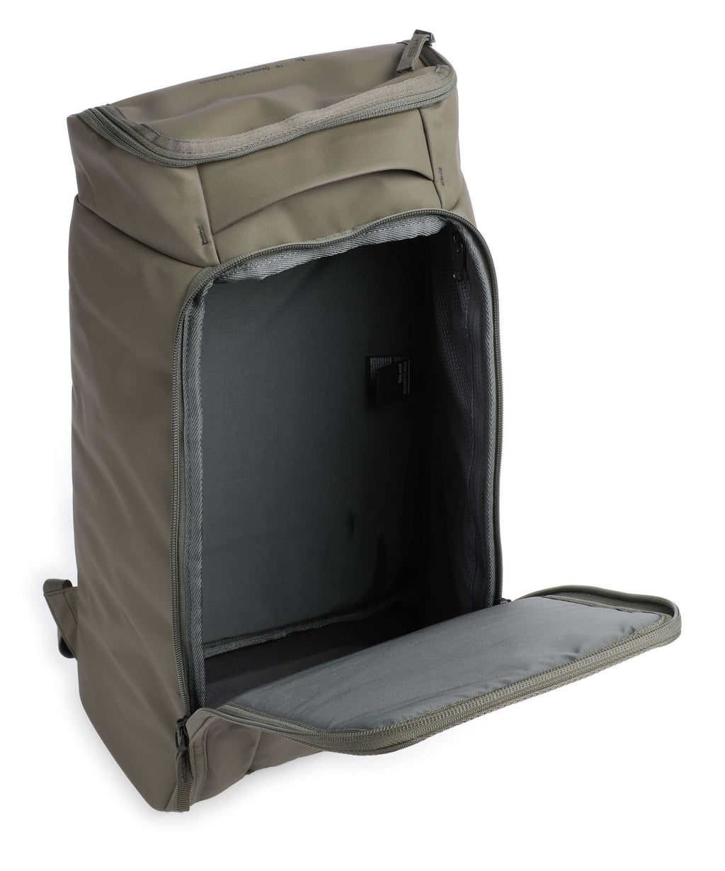 Db Hugger 25 Backpack moss green