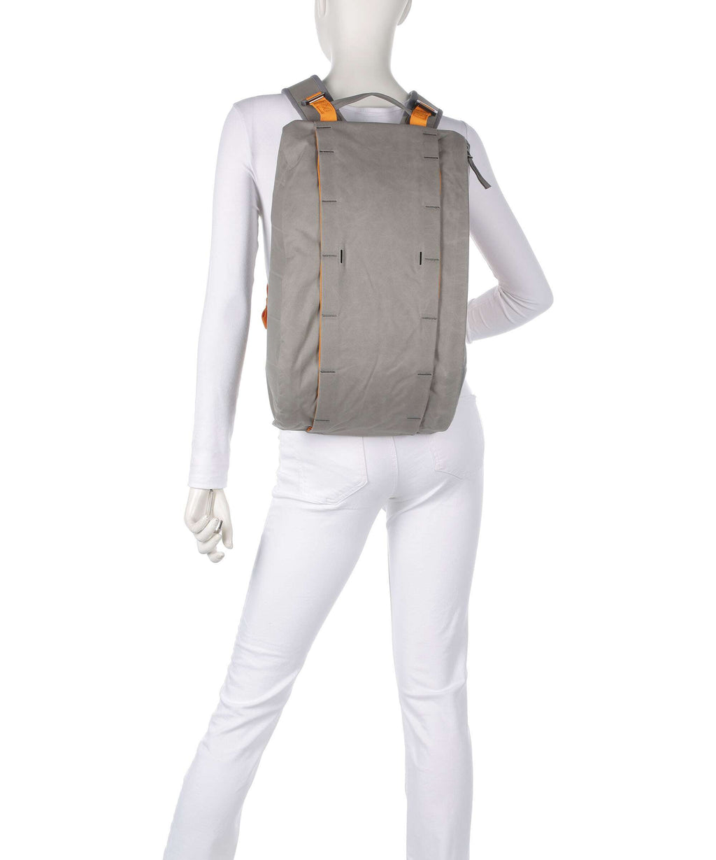 Db Hugger 15 Backpack sand grey