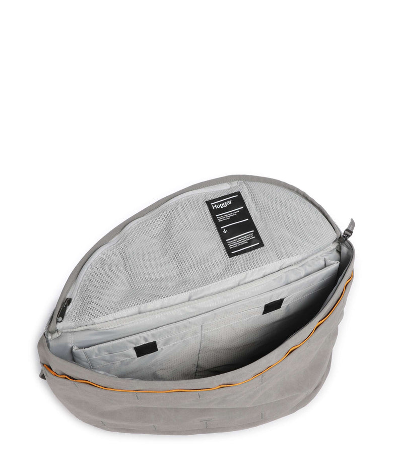 Db Hugger 15L Backpack sand grey