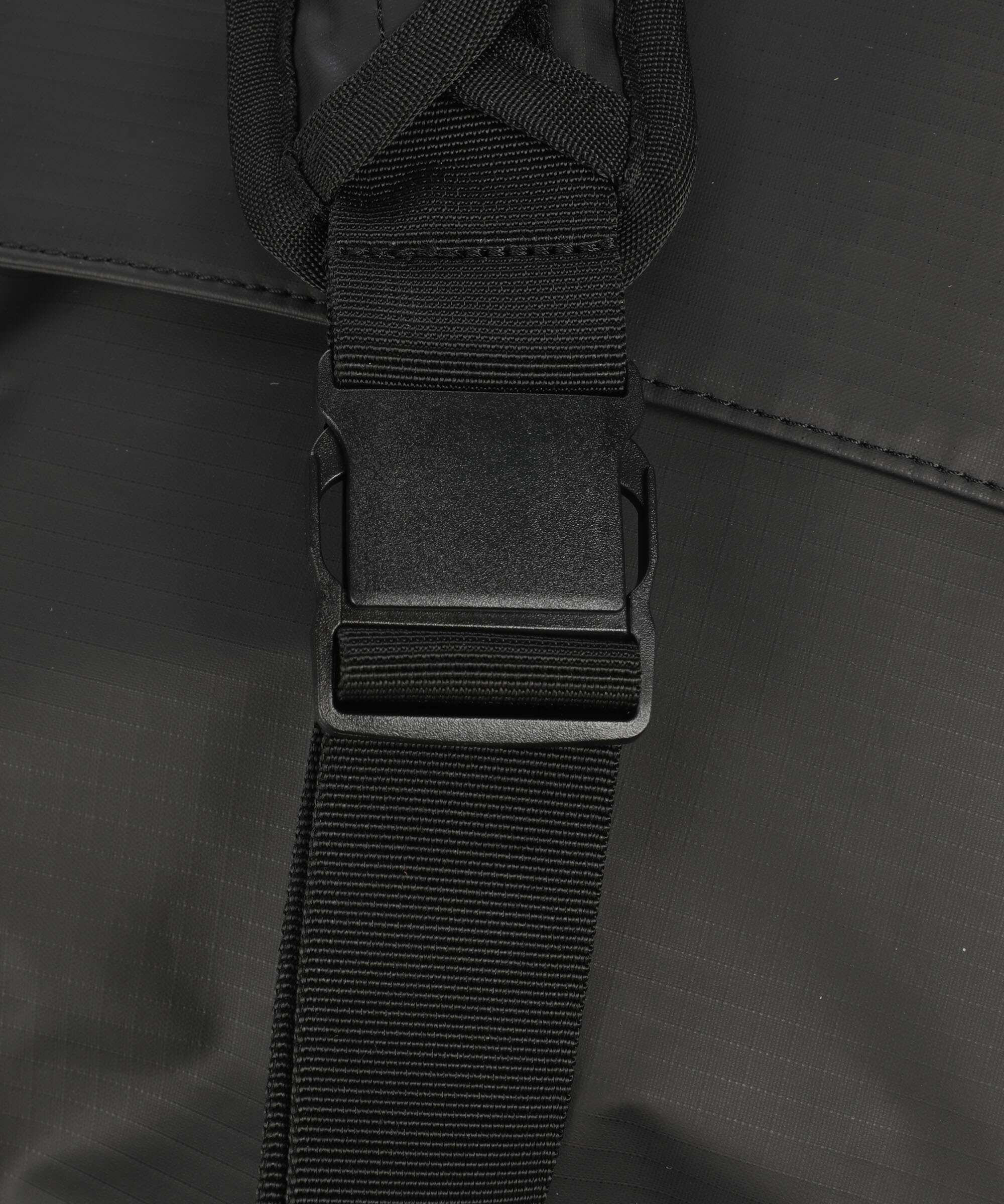 Db Ramverk 24 Sling bag black out