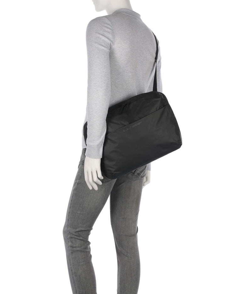 Db Ramverk 16 Laptop bag black out