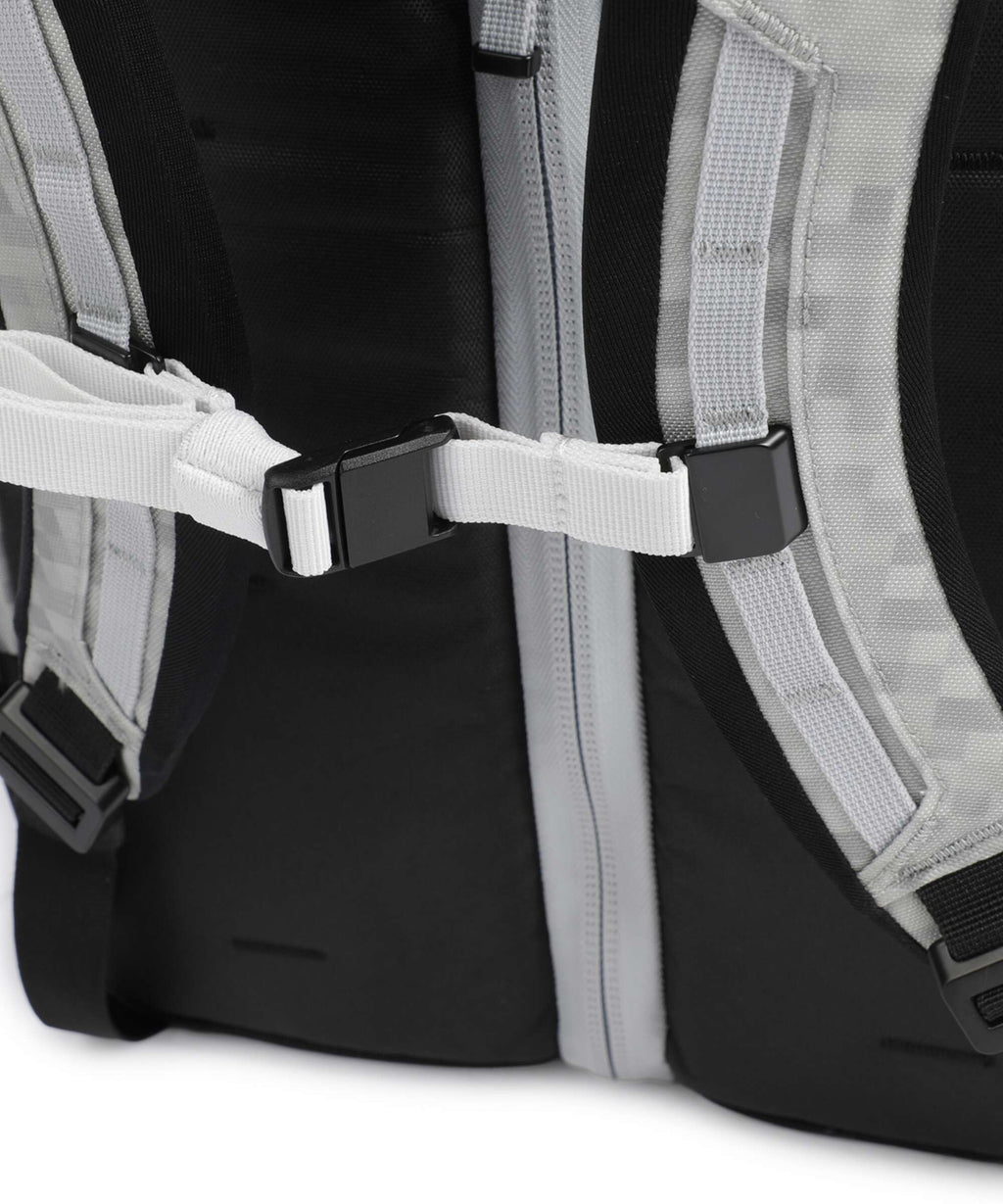 Db Roamer Pro 70 Travel backpack white noise