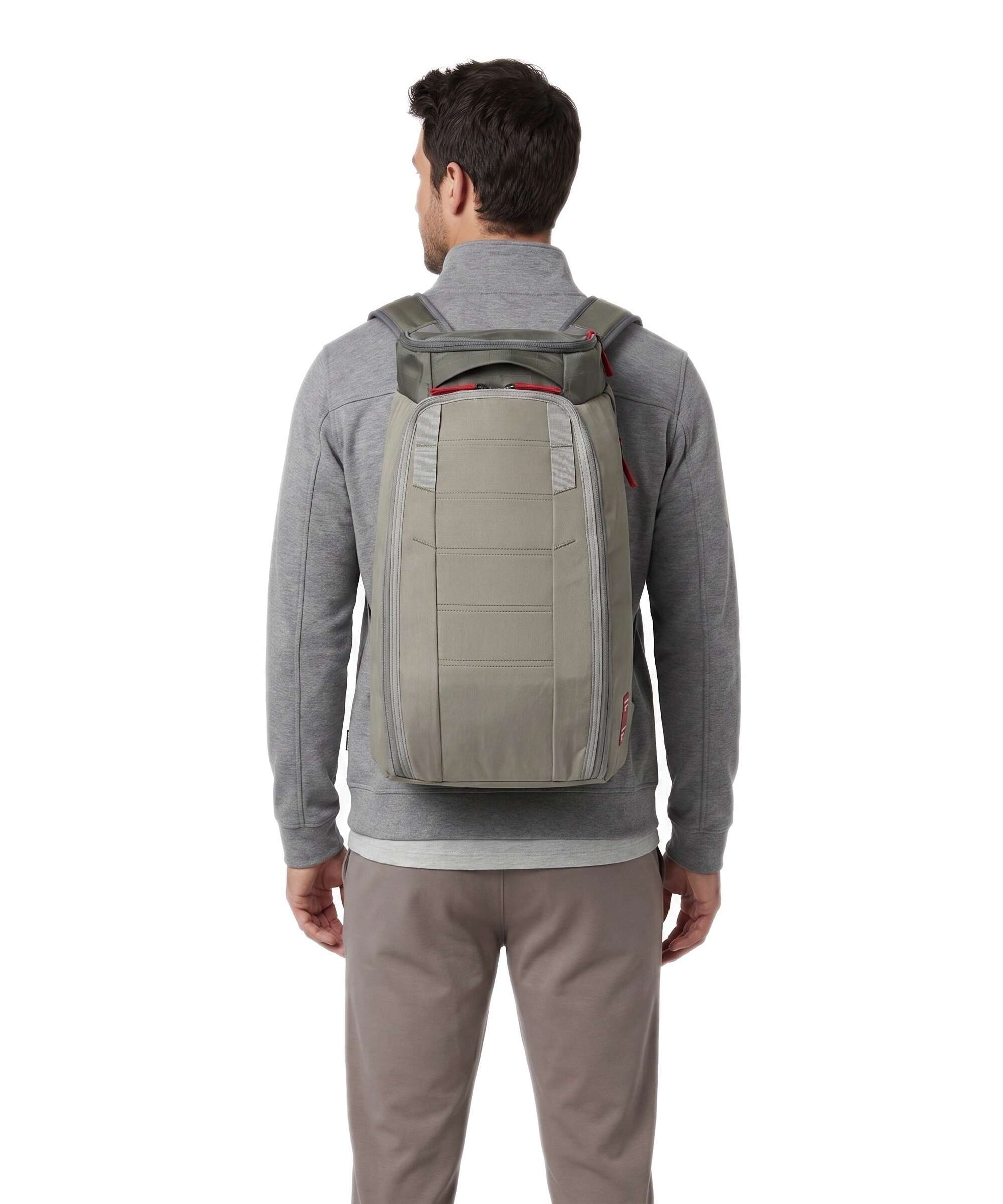 Db Hugger 25 Backpack basil green