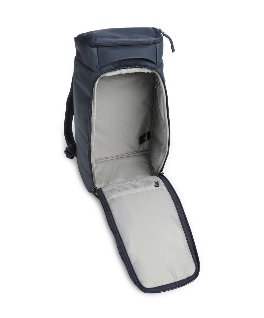 Db Hugger 20 Backpack blue hour