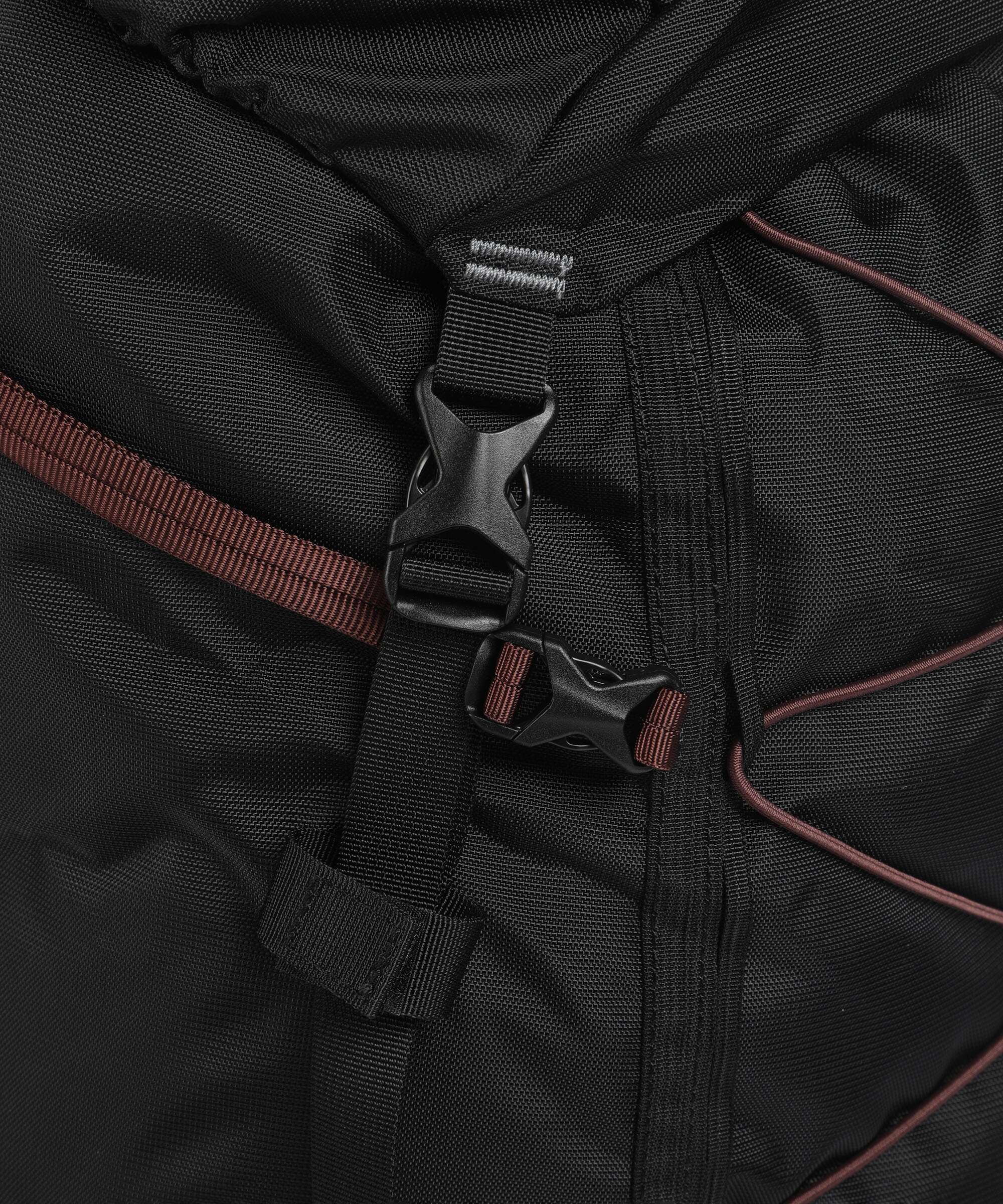 Sandqvist Hike Trail Trekking backpack black