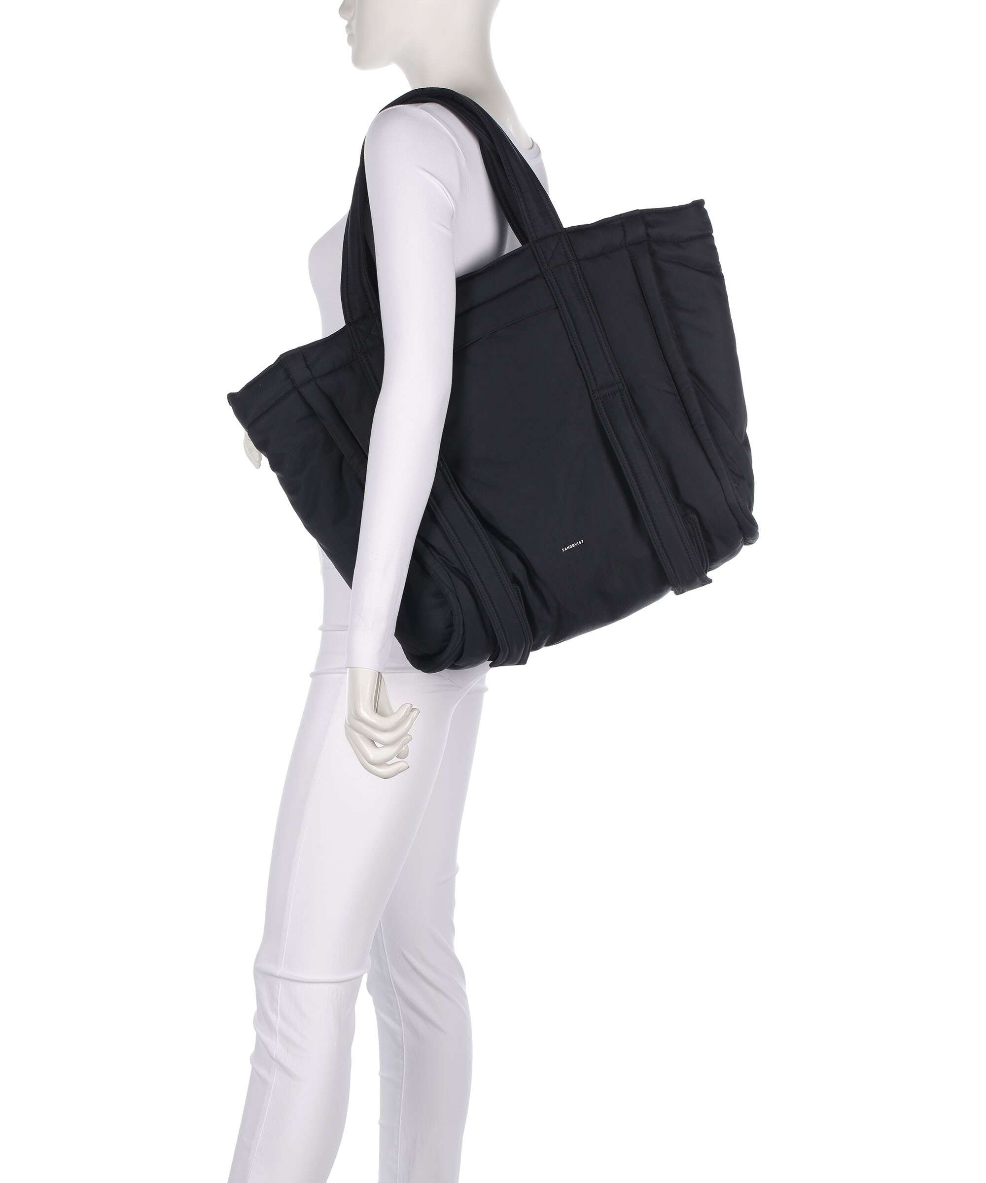 Sandqvist Curve L Tote bag black