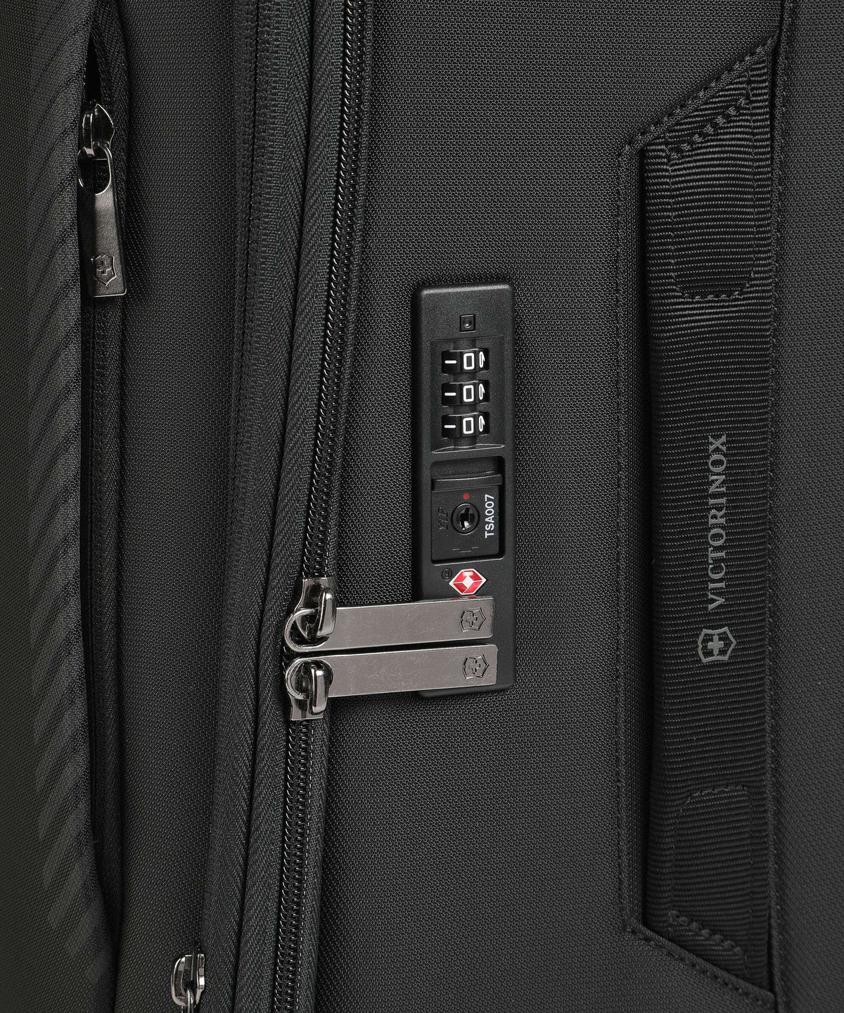 Victorinox Crosslight Frequent Flyer Spinner (4 wheels) black