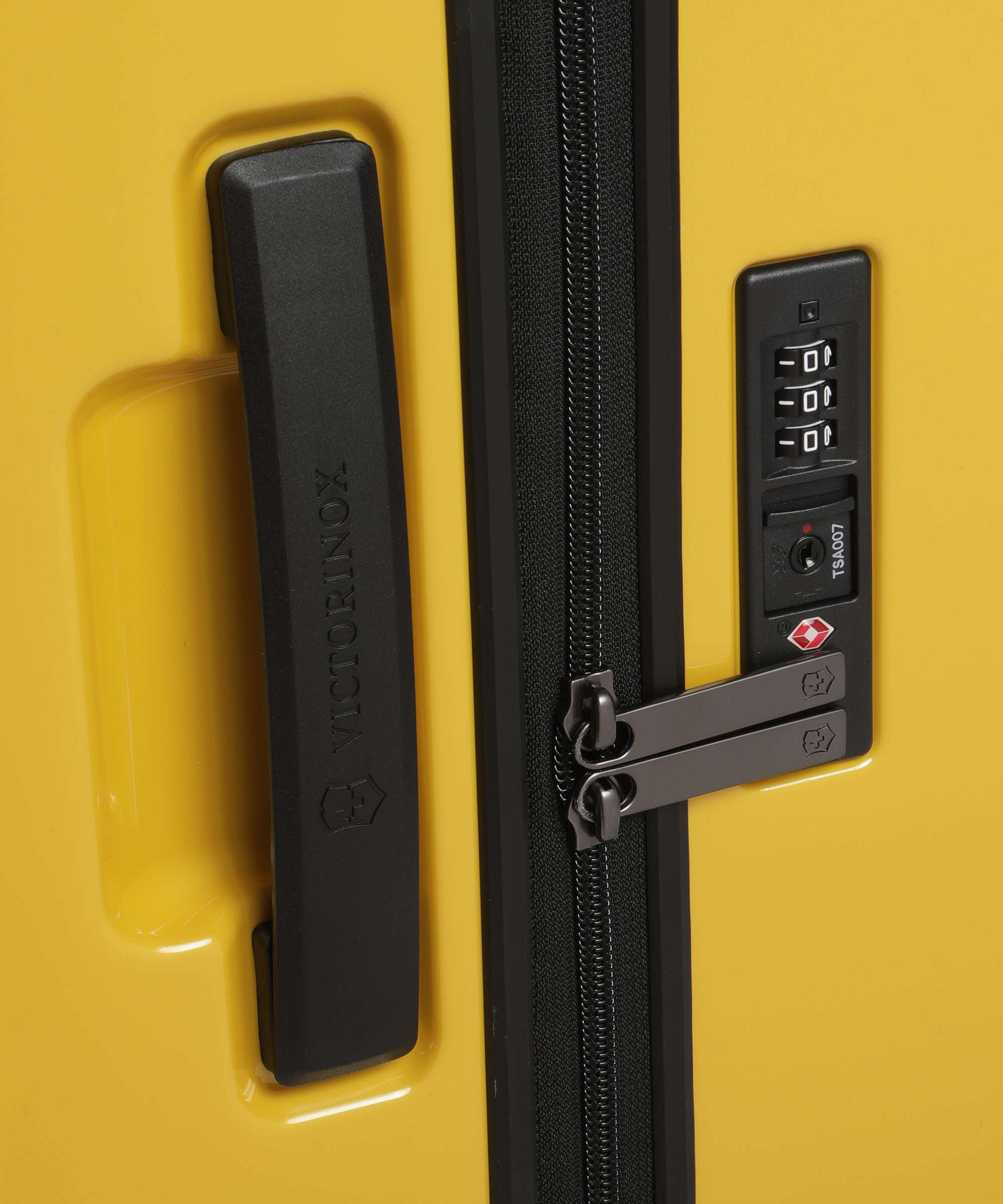 Victorinox Airox Spinner (4 wheels) gold yellow