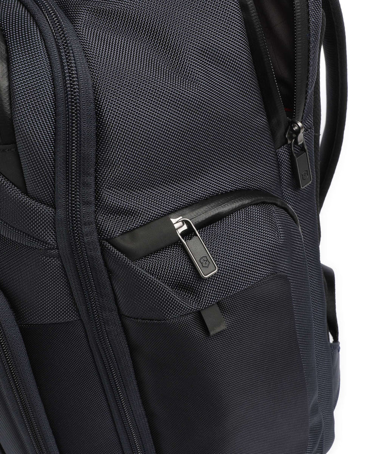 Victorinox Werks Traveler 7.0 Deluxe Backpack navy blue