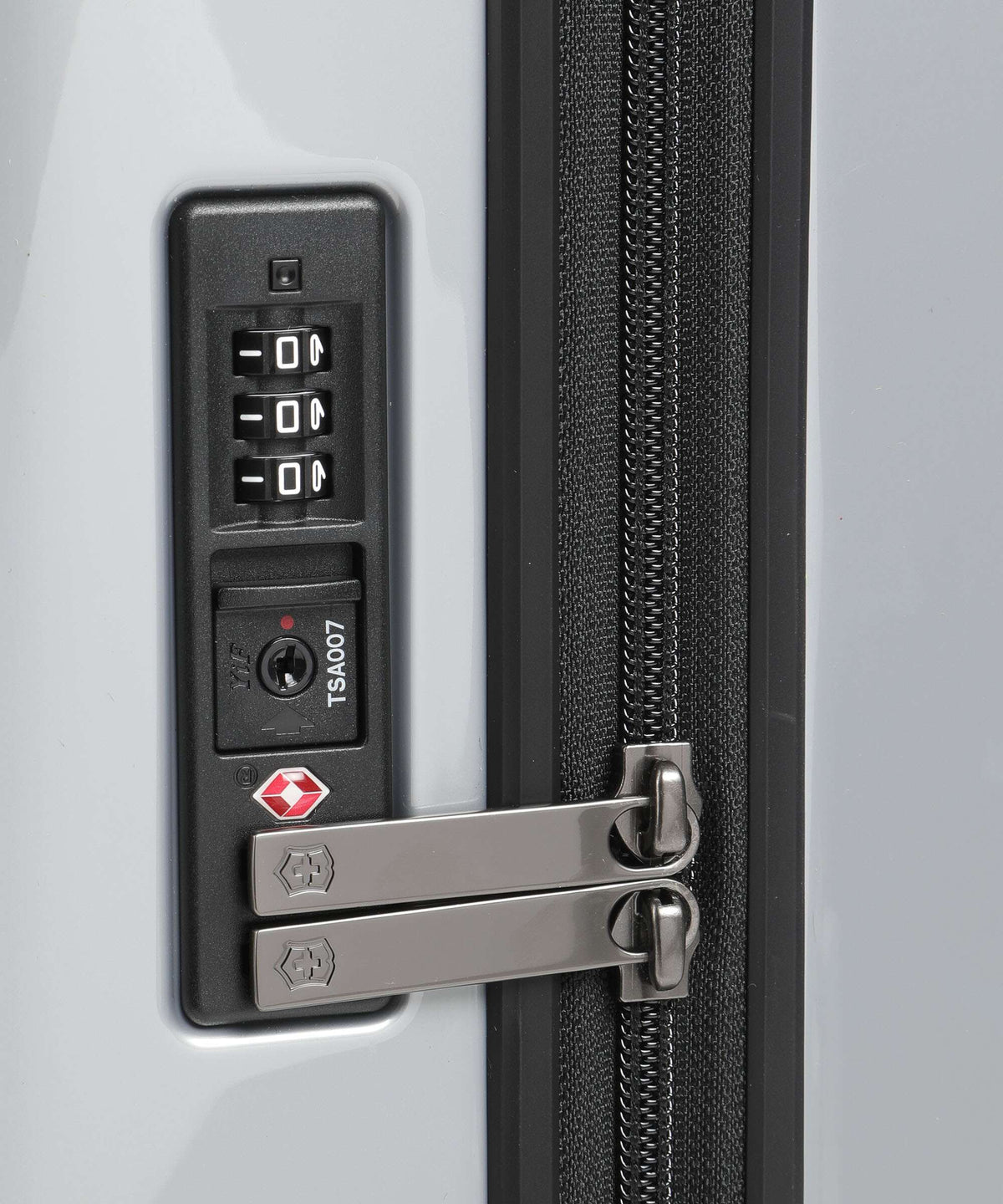 Victorinox Airox Frequent Flyer Spinner (4 wheels) silver