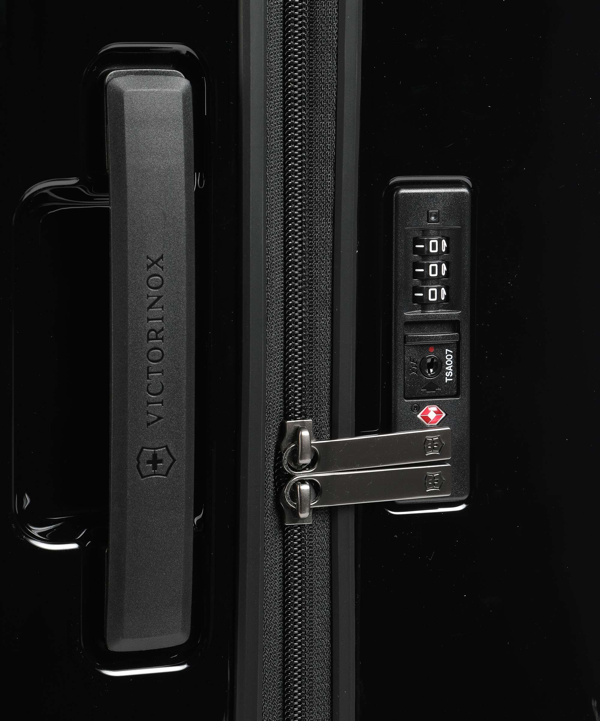 Victorinox Airox Large Spinner (4 wheels) black