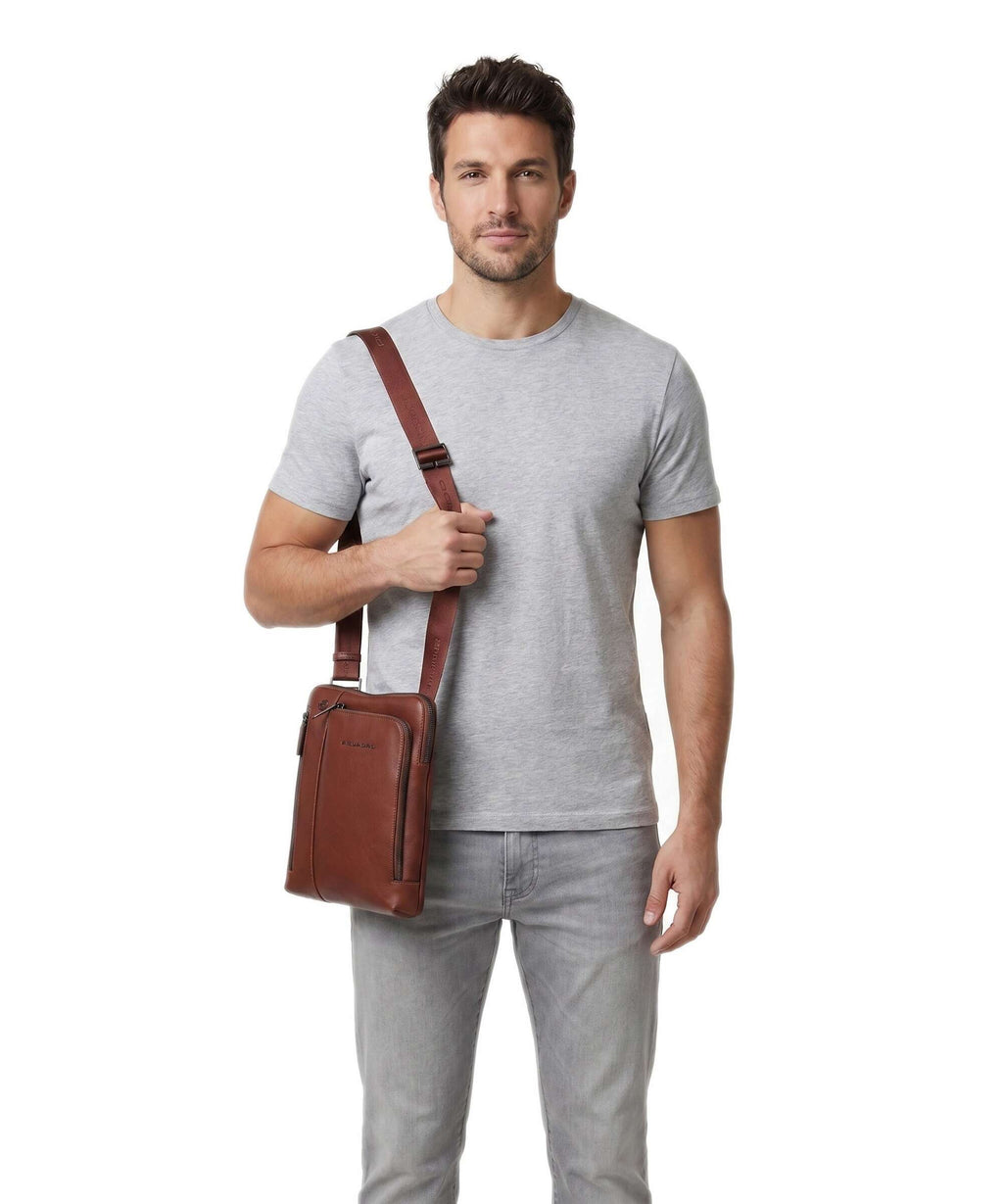 Piquadro Black Square Crossbody bag cuoio
