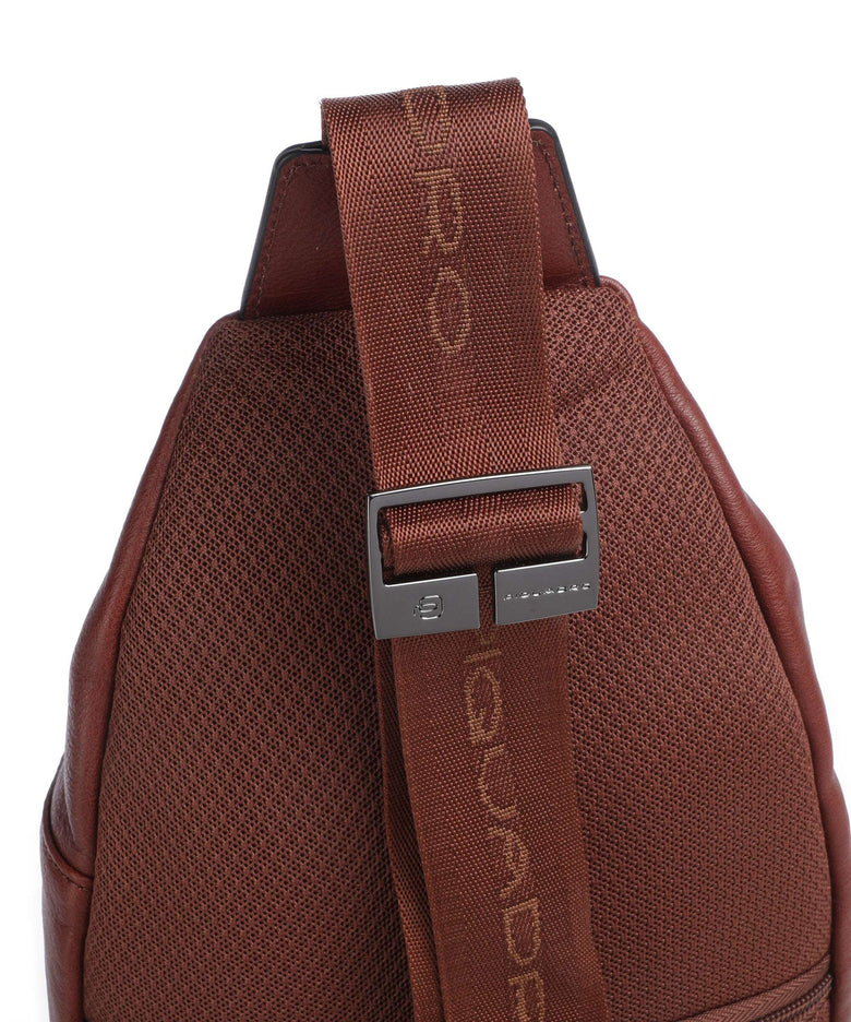 Piquadro Black Square Sling bag cuoio