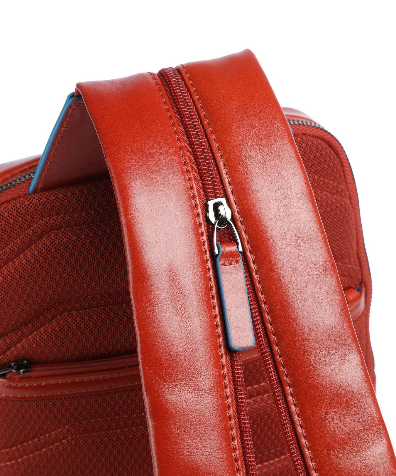 Piquadro Blue Square Sling bag tabacco