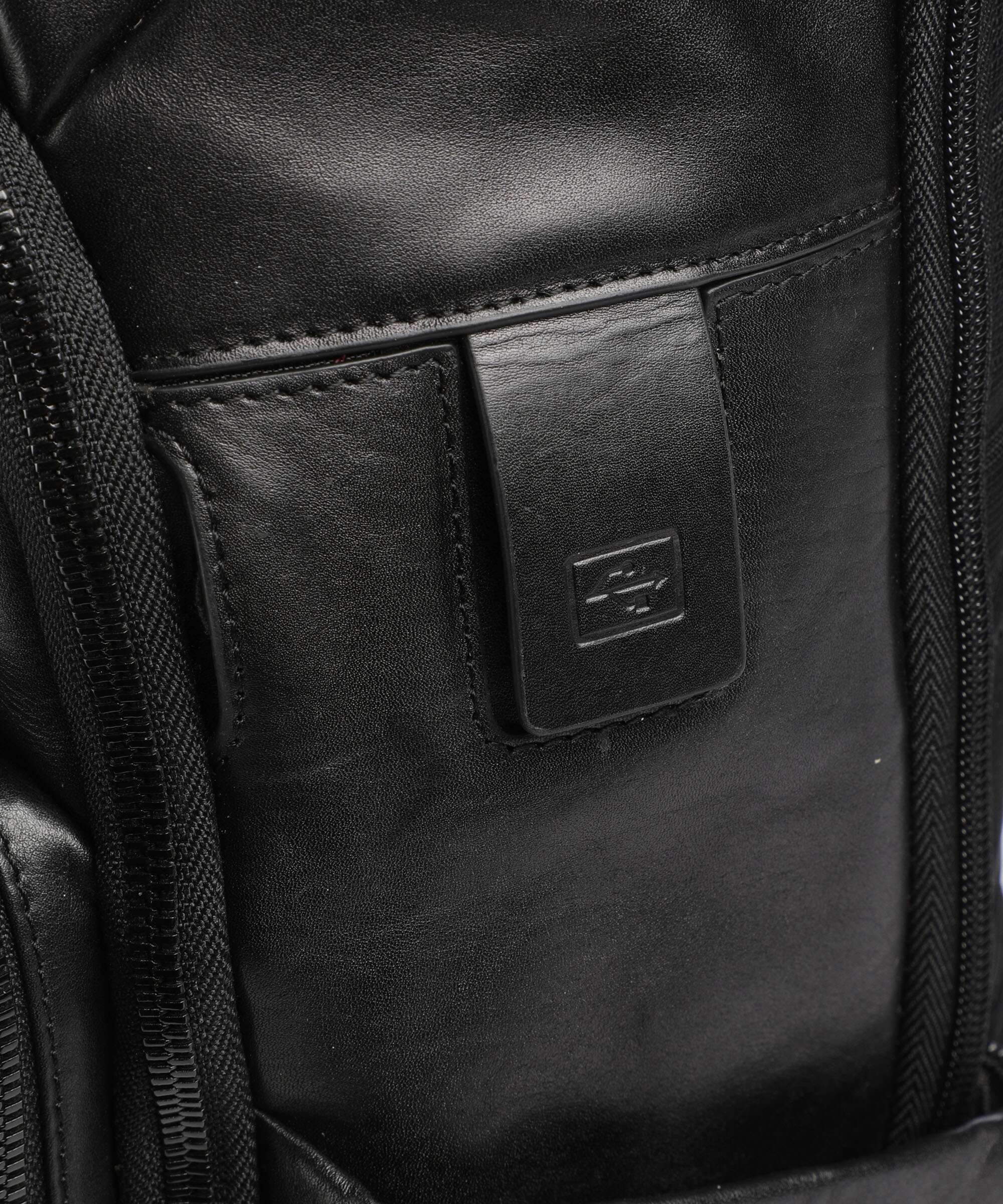 Piquadro W136 Travel backpack nero