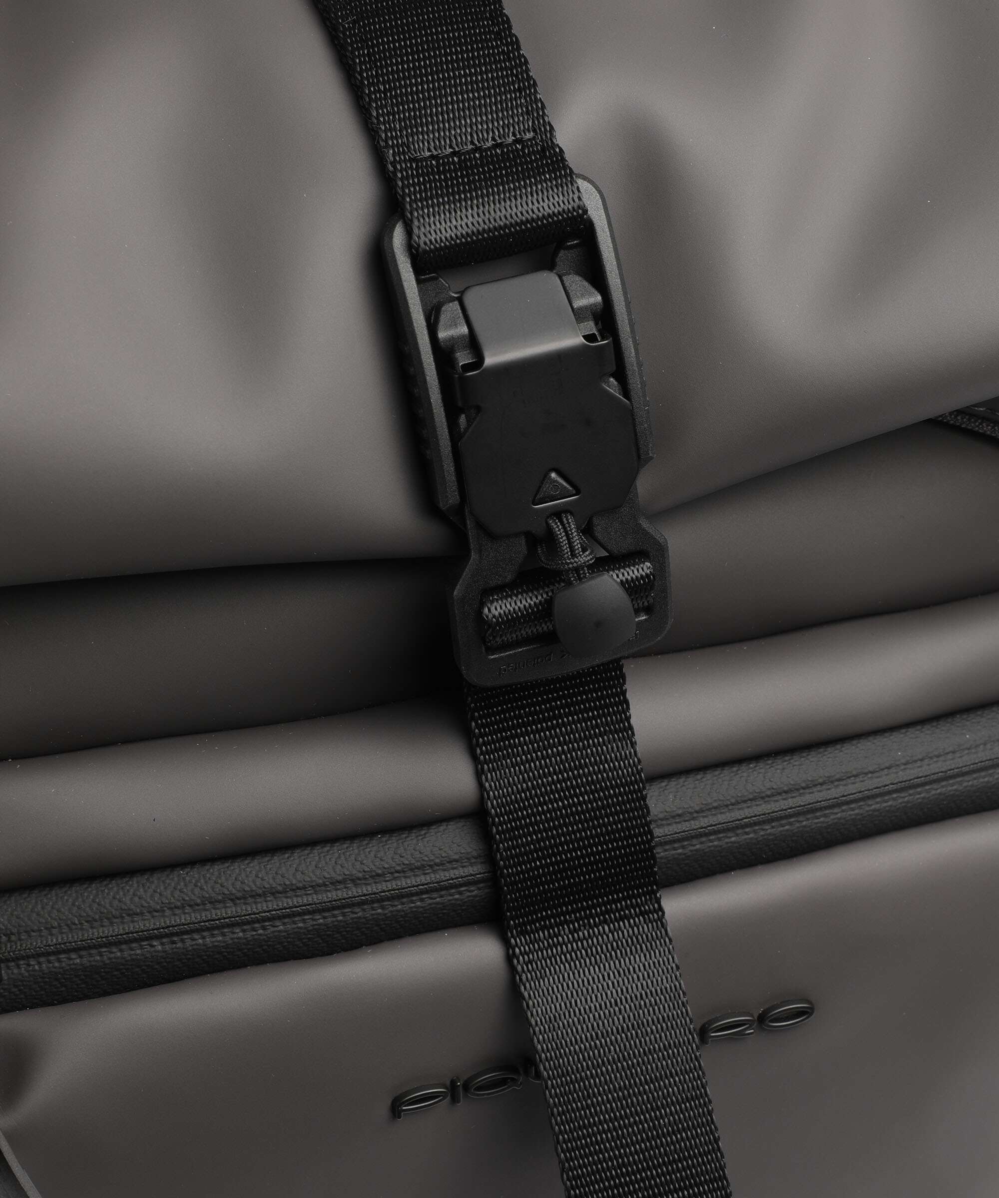 Piquadro Corner 2.0 Rolltop backpack grigio