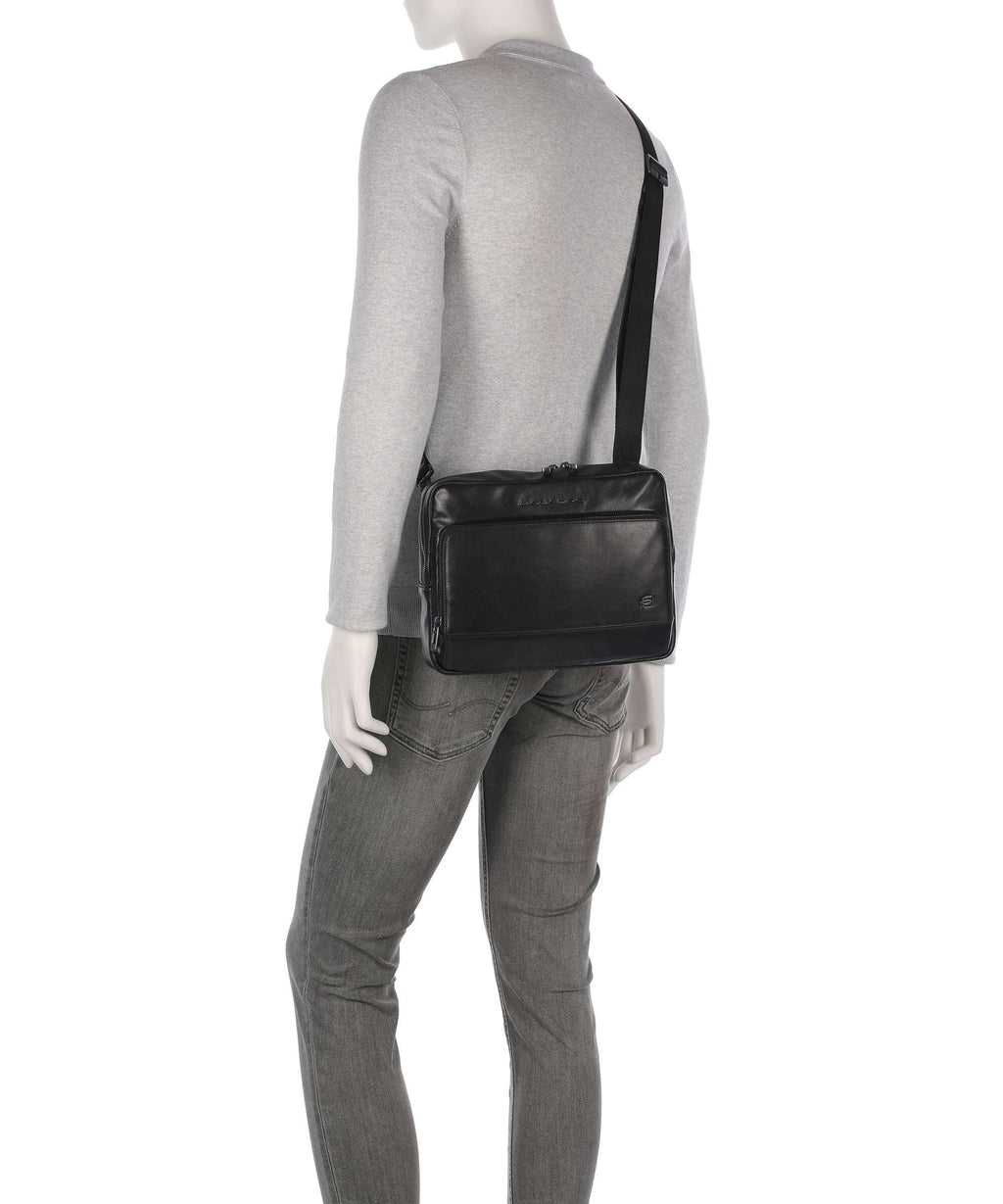 Piquadro W136 Crossbody bag nero