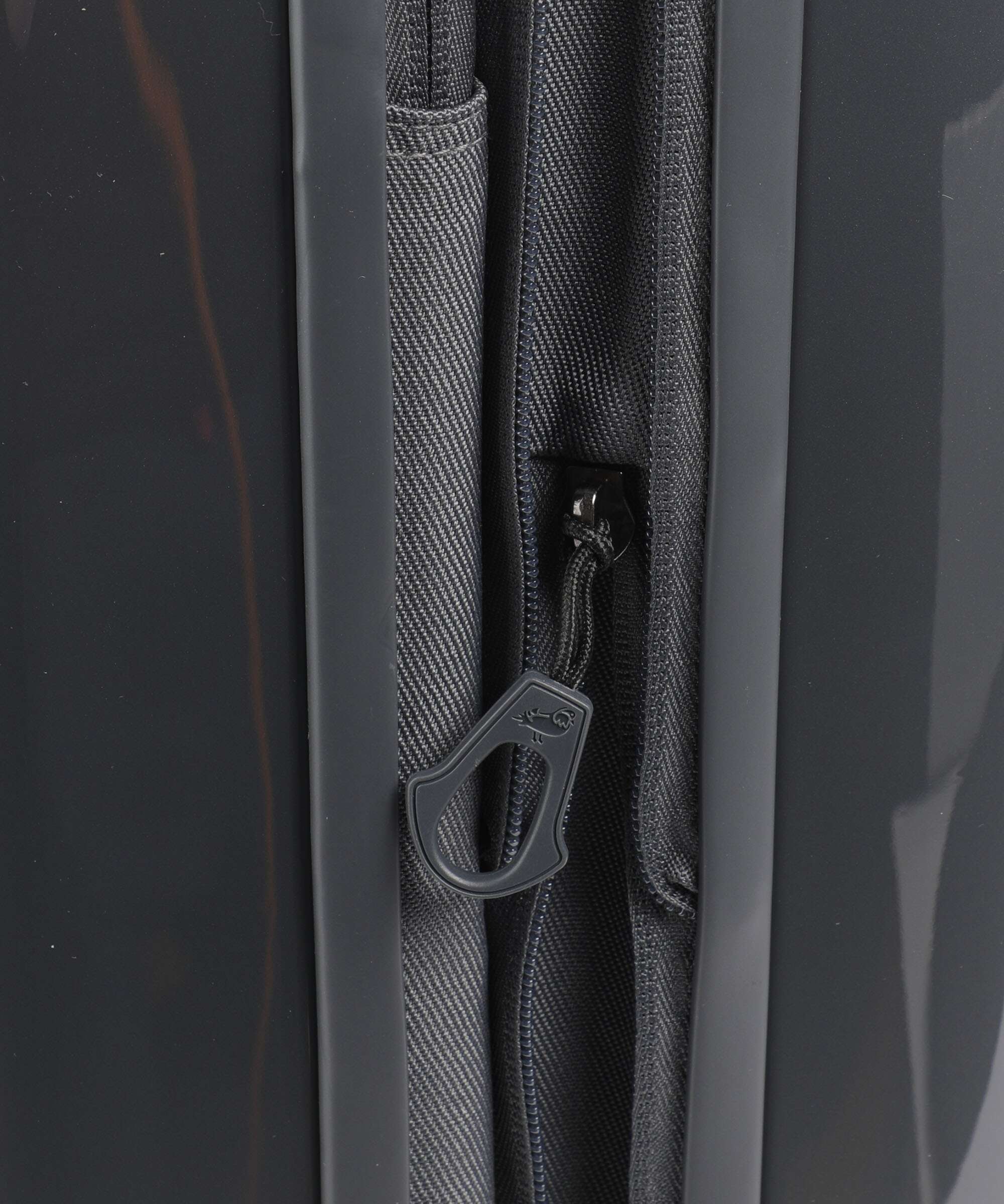 Mandarina Duck Logoduck+ Metal Spinner (4 wheels) anthracite