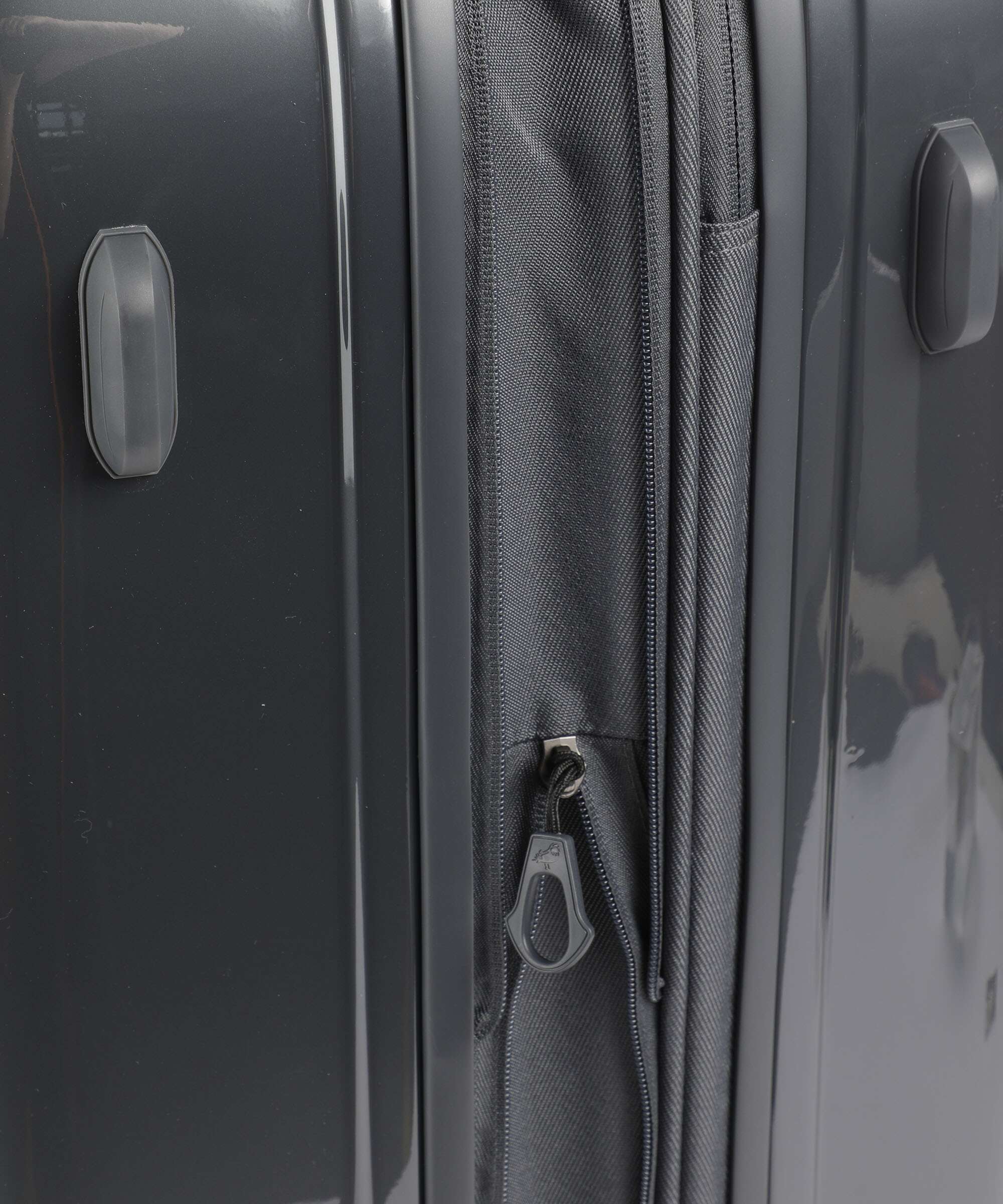 Mandarina Duck Logoduck+ Metal Spinner (4 wheels) anthracite