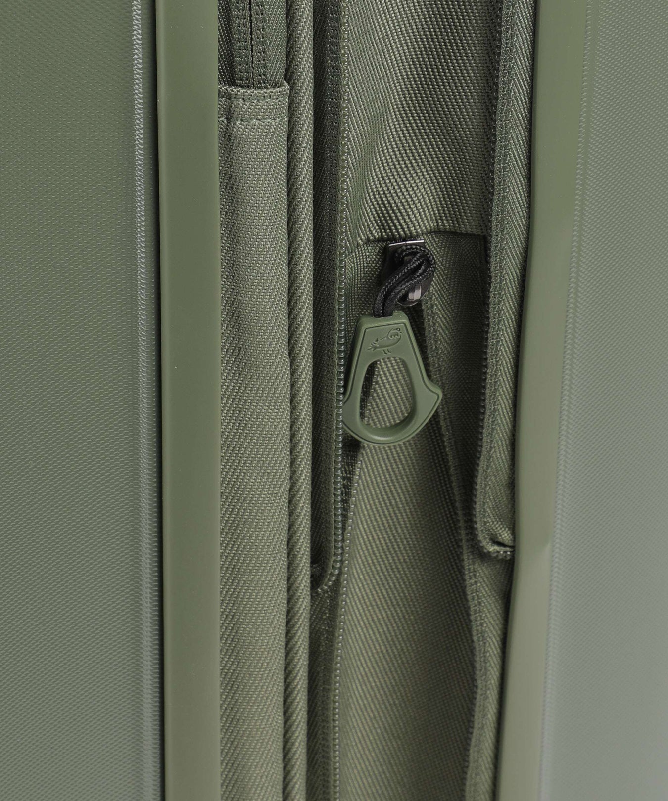 Mandarina Duck Logoduck+ Spinner (4 wheels) pine green