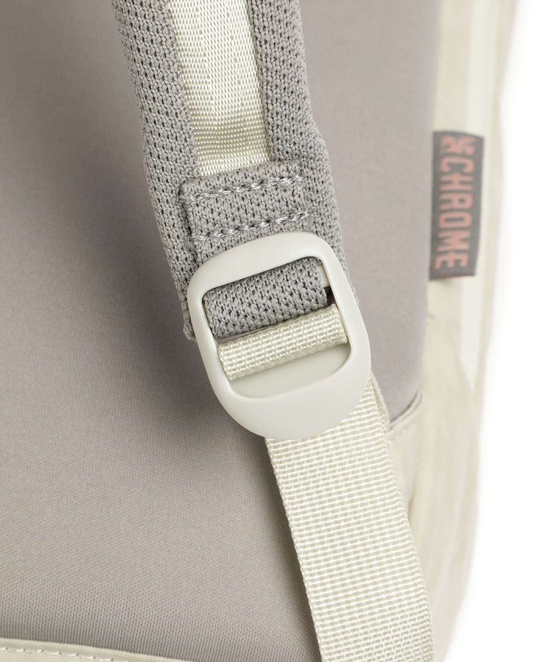 Chrome District Collection Camden 16 Backpack sandstone