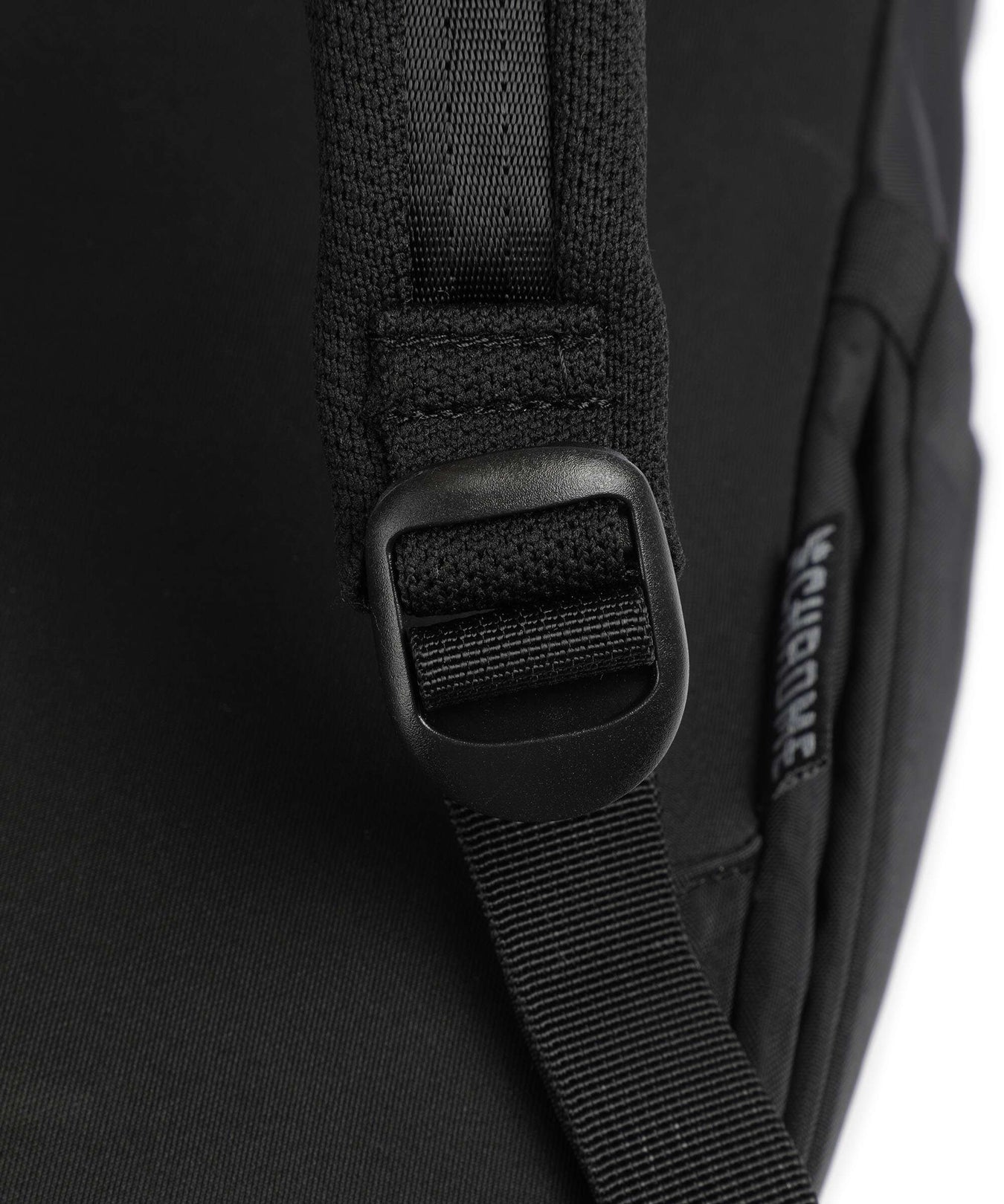 Chrome District Collection Highline 20L Backpack black