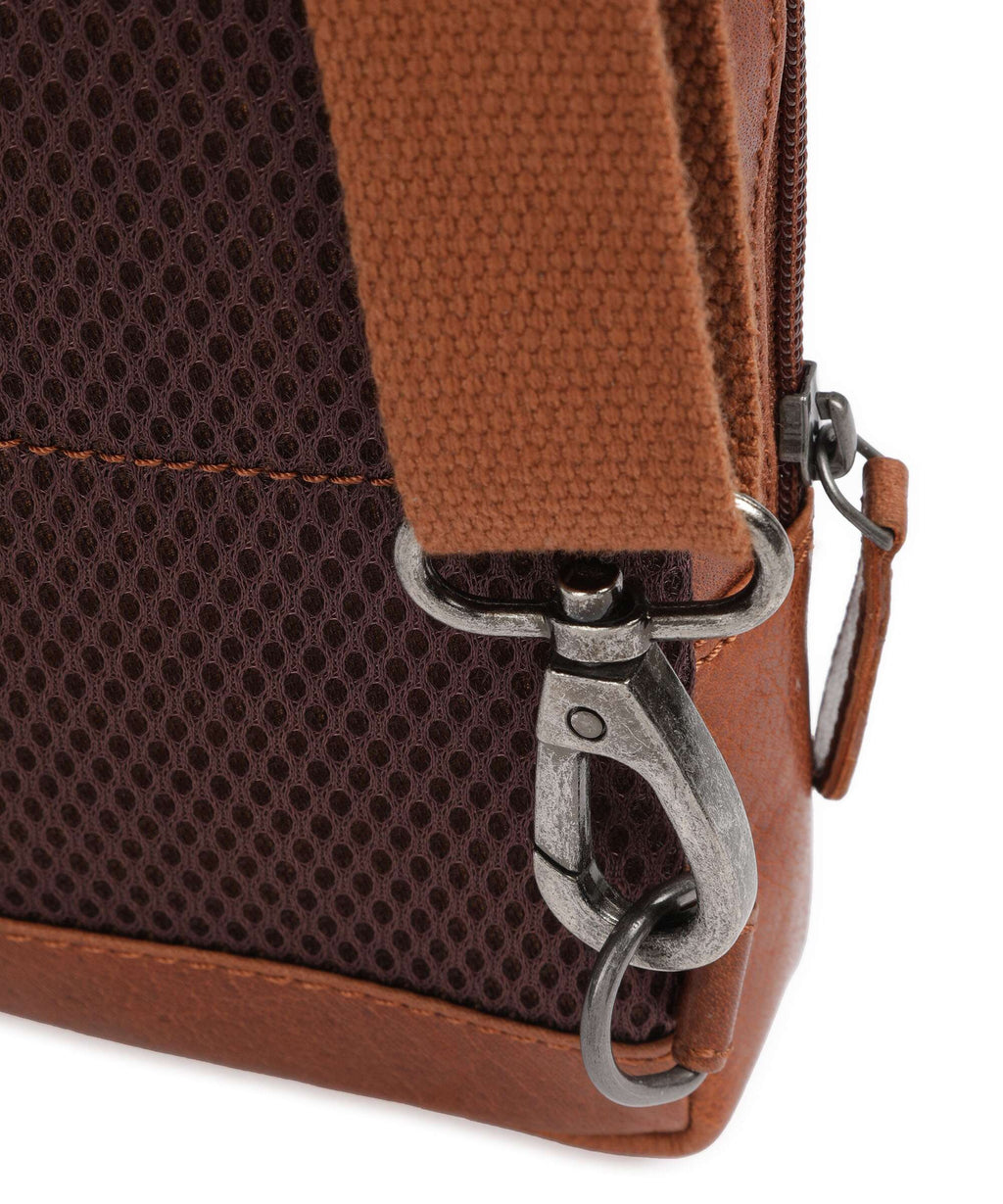 The Chesterfield Brand Bari Sling bag cognac