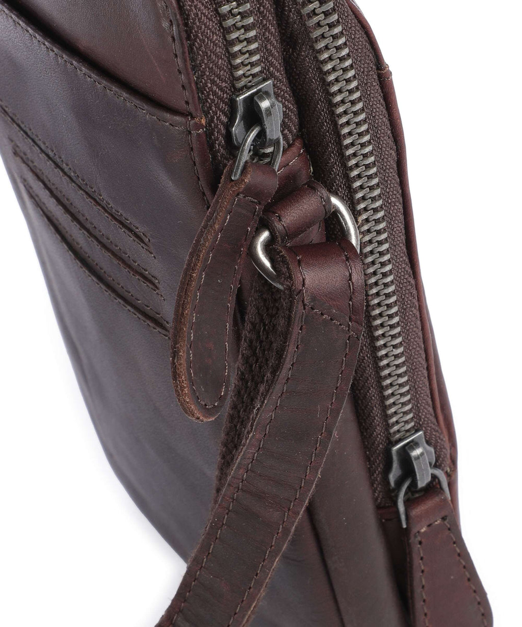 The Chesterfield Brand Cow Wax Pull Up Alesund Phone bag brown